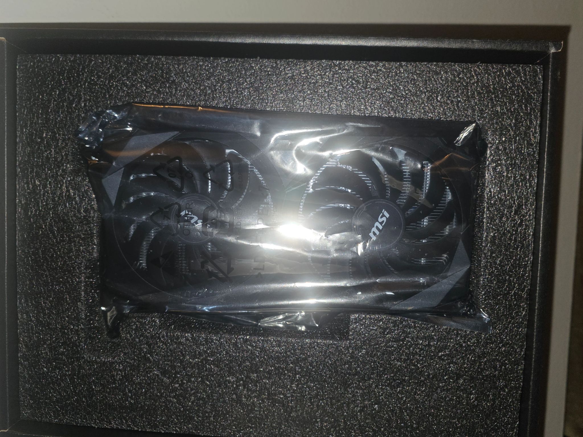 MSI VENTUS | NVIDIA GeForce RTX 3060 Ti 8GB |