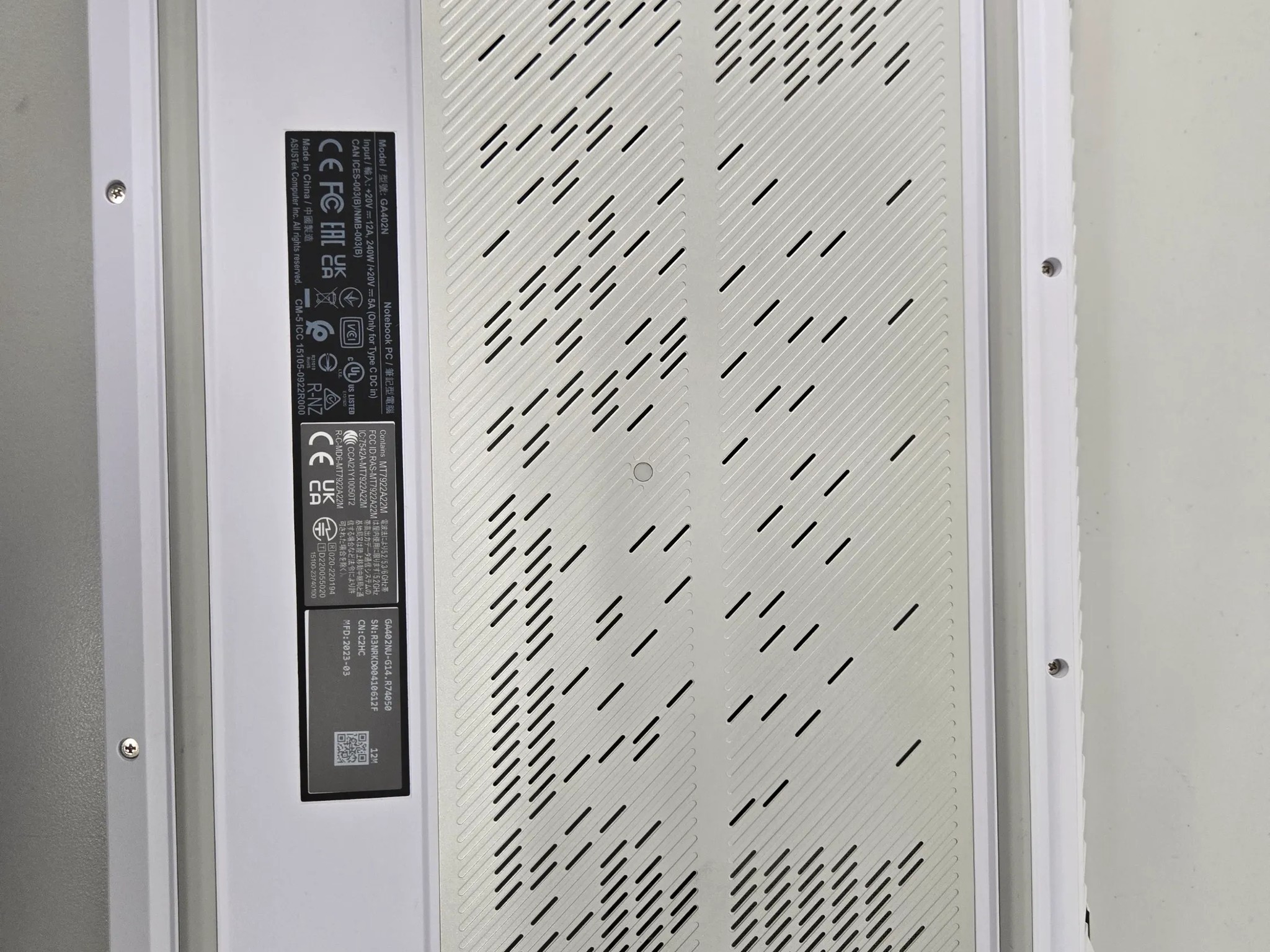 Asus ROG Zephyrus G14 (2023) - RTX 4050- Ryzen 7 7735HS - 32GB DDR5 - 1TB NVME