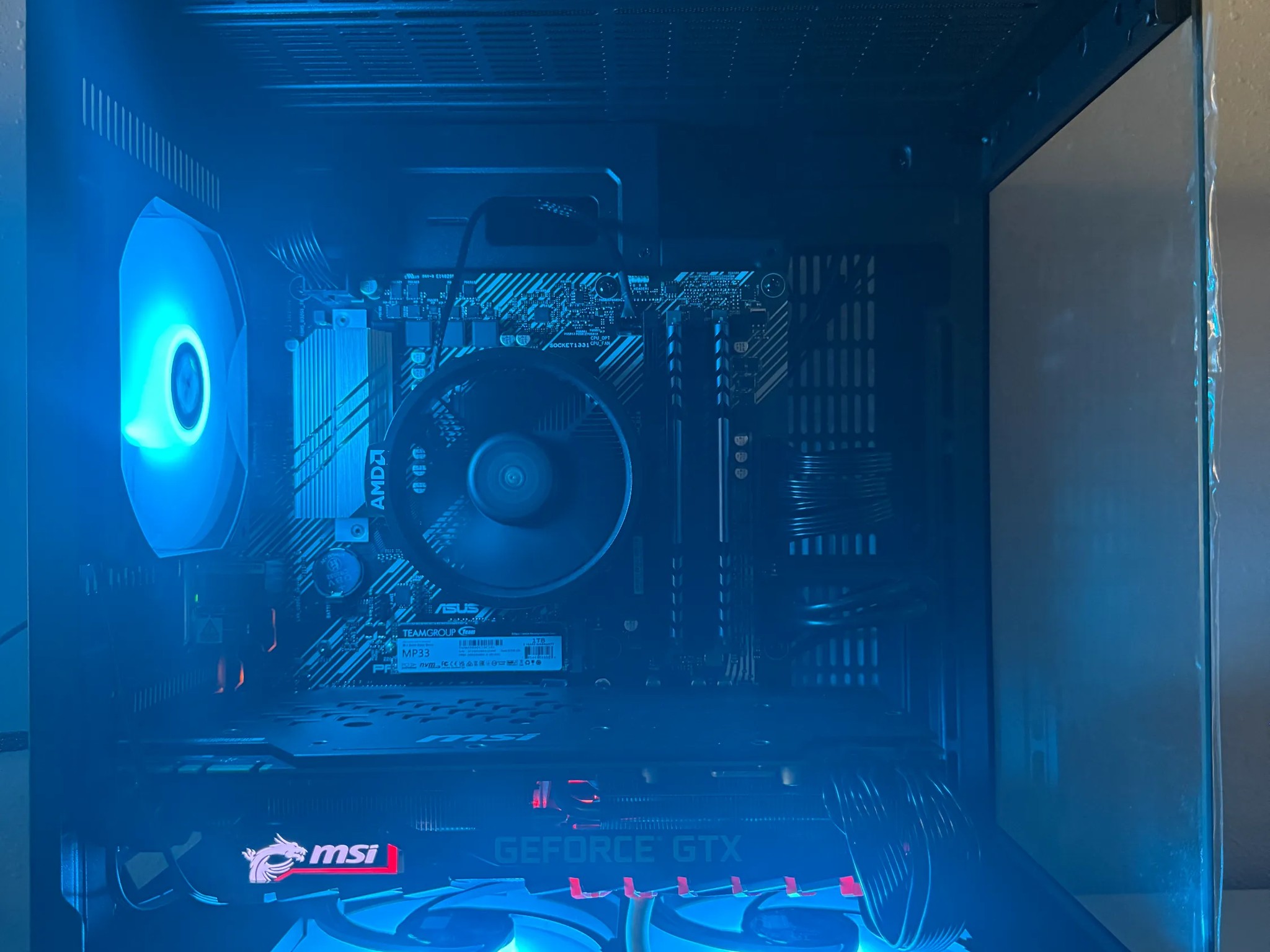 GTX 1080 Ti + Ryzen 5 5500 - 32GB RAM - 1TB NVMe - Windows 11 Pro