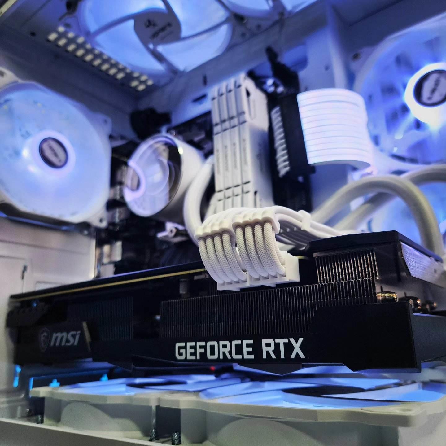 🤍🤍🤍 MSI RTX 3080 10GB // AMD Ryzen 7 5700G // Pinnacle 32GB 3600MHz