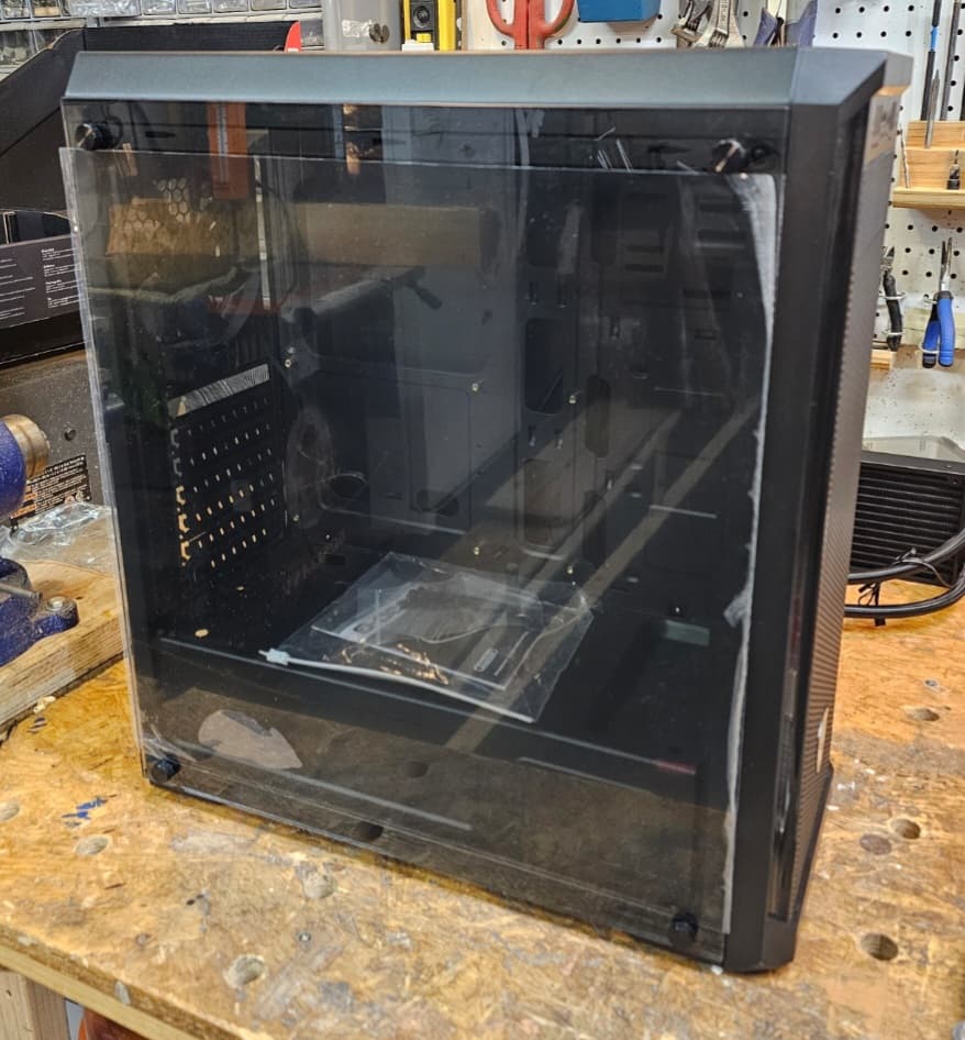 Cougar Glass Window Midi Tower