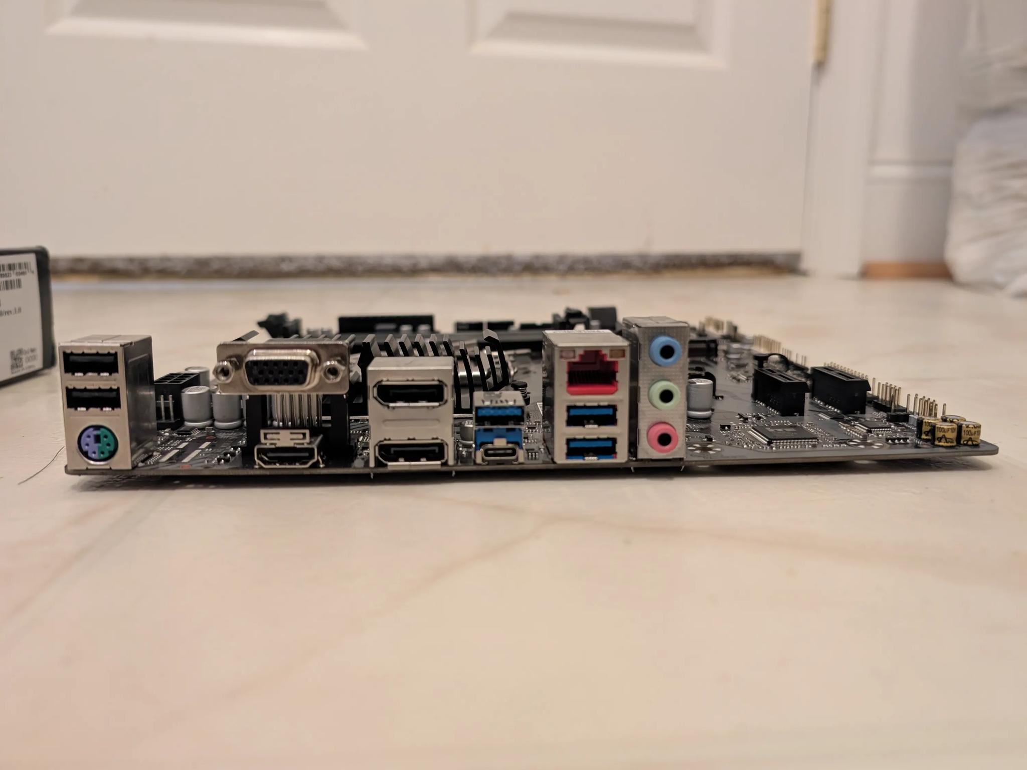 GIGABYTE B760M DS3H DDR4 (LGA 1700/ Intel/ B760/ M-ATX/ DDR4/ Dual M.2/ PCIe 4.0)