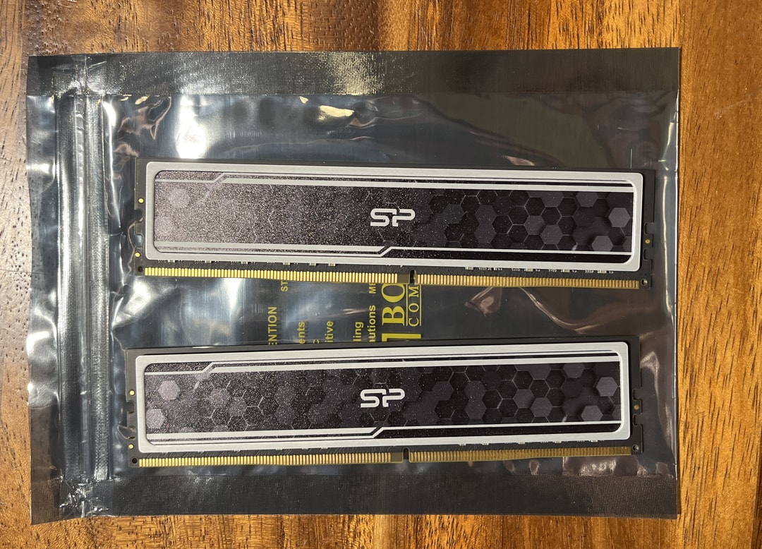 Silicon Power 32GB (2x16GB) DDR4-3200 CL16 DIMM 288-Pin