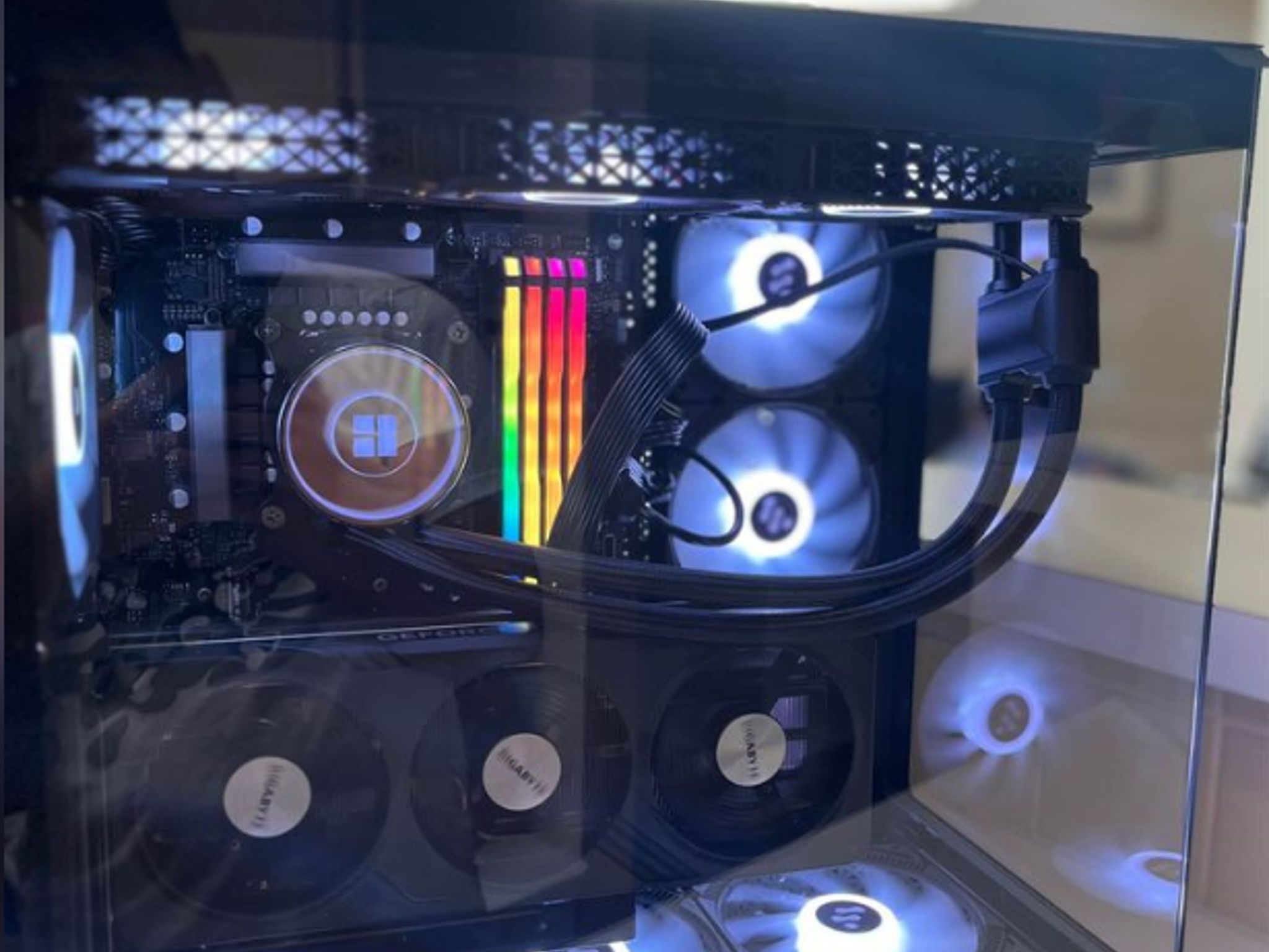 🤑 ON SALE!💰🔥Red Aura🔥 Black Fishtank PC Build 🐟 - 4060 - i9 Intel 🚀 1080p/1440p