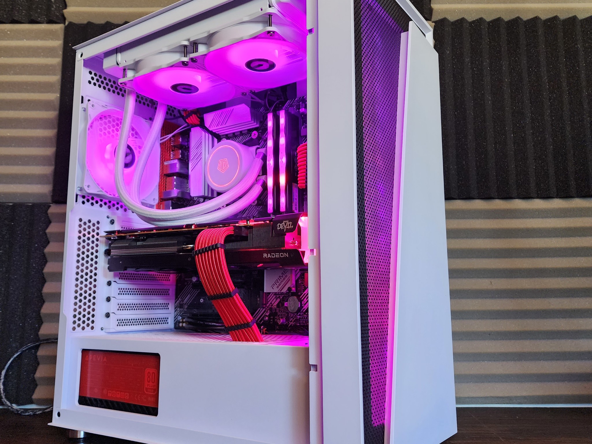 💗🤍💗 Radeon RX 6750 XT // AMD Ryzen 5 5600 // Zenith RGB 16GB 3200MHz // Samsung 980 1TB NVMe