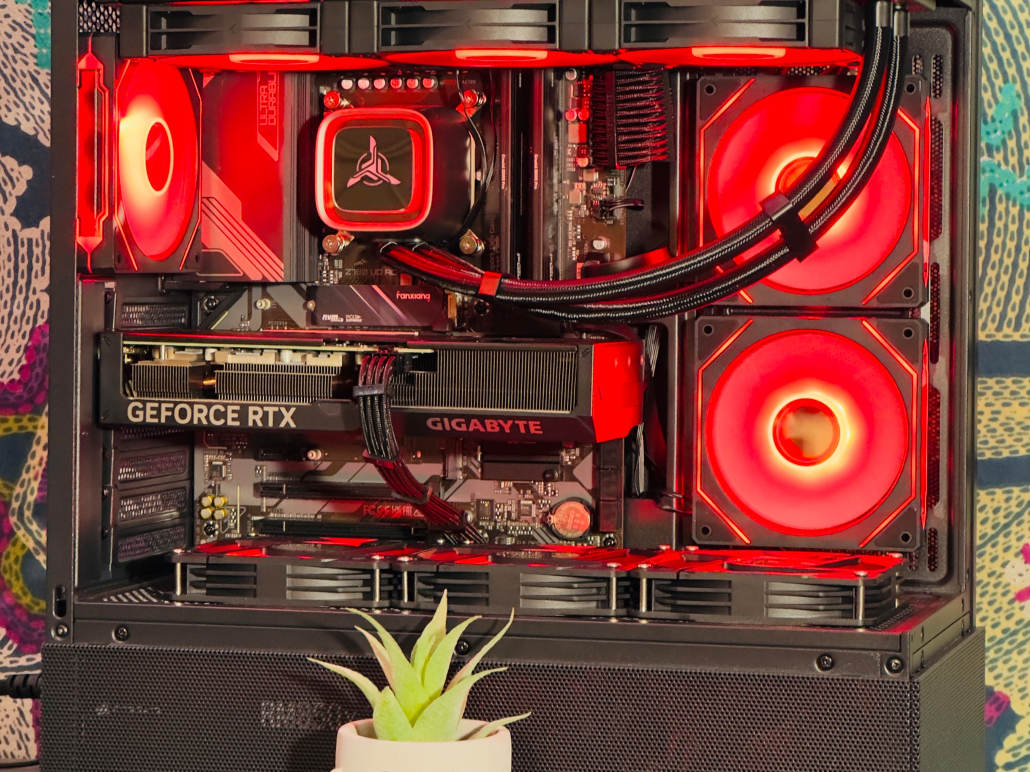 Gaming PC: 4070 + 13700k + 32gb DDR5 + 1TB nVME SSD