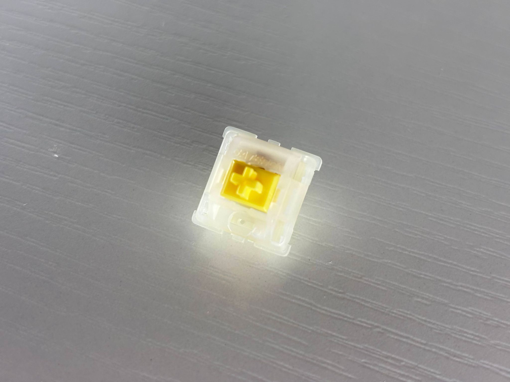 Quality RGB Custom Keyboard - Gateron Milky Yellow + Extras - Purple Hue Keycaps & Coiled Wire