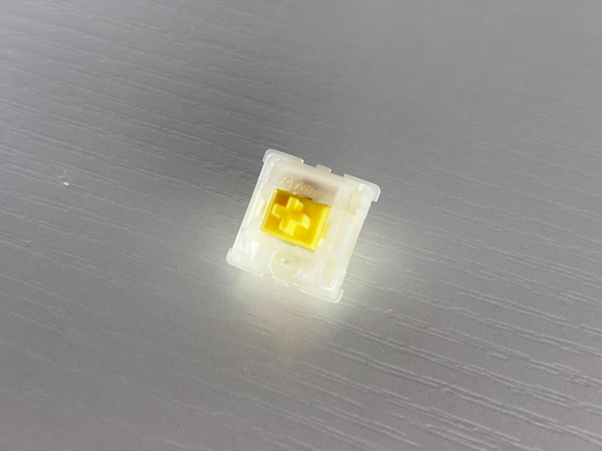 Quality RGB Custom Keyboard - Gateron Milky Yellow + Extras - Purple Hue Keycaps & Coiled Wire
