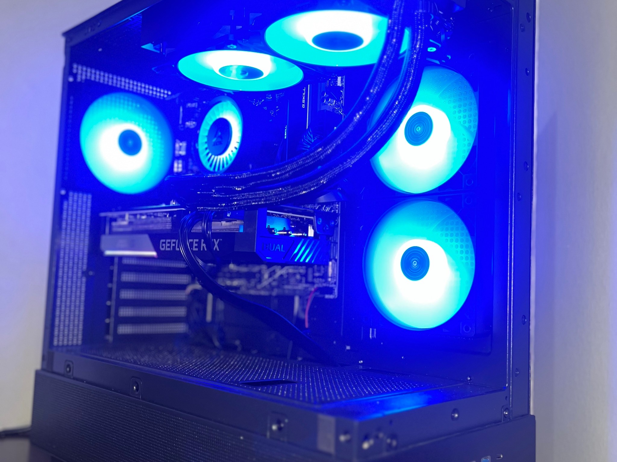 NEW RTX 3070 Gaming PC | Ryzen 5 7600x | 16GB DDR5 | 1TB SSD | Windows 11 | Water cooling