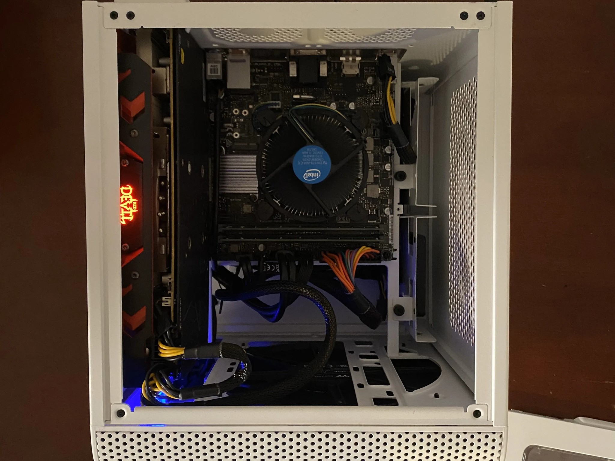 Small Form Factor White Gaming Pc
