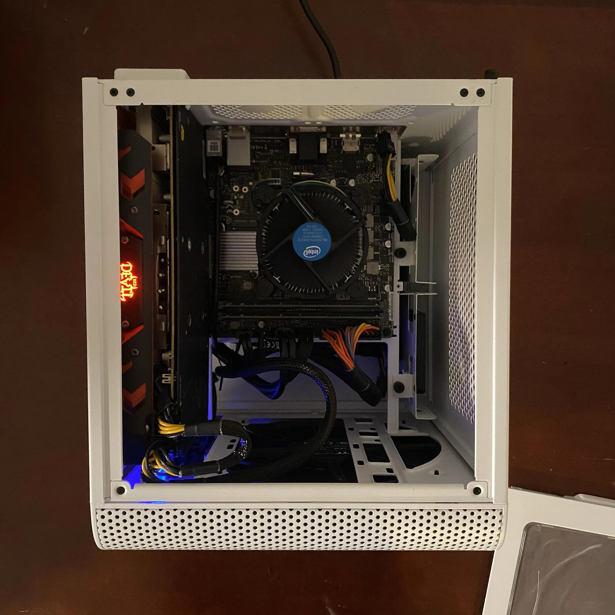 Small Form Factor White Gaming Pc