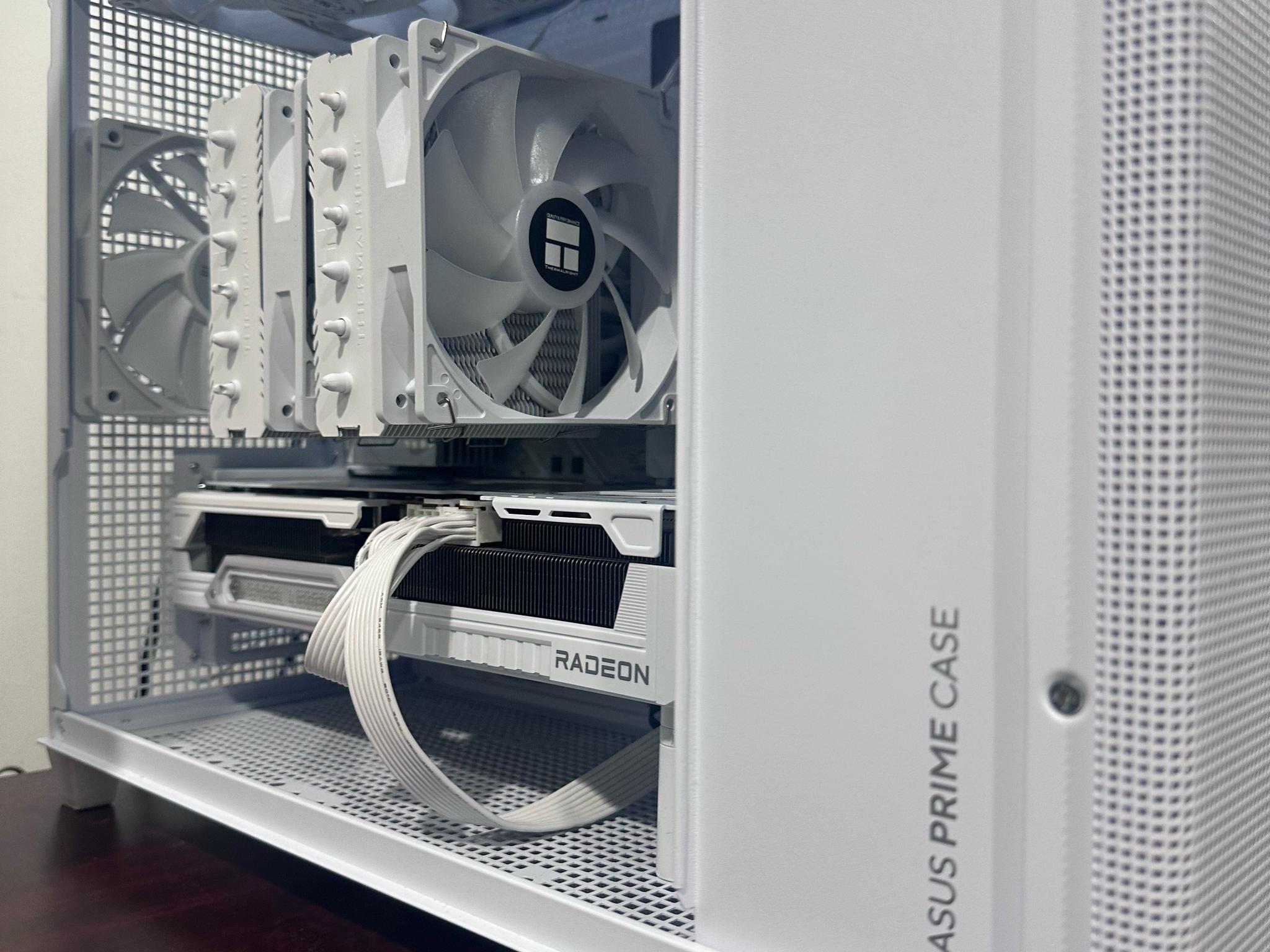High-end Latest Gaming PC! | Ryzen 7 7800X3D & Radeon RX 9070XT