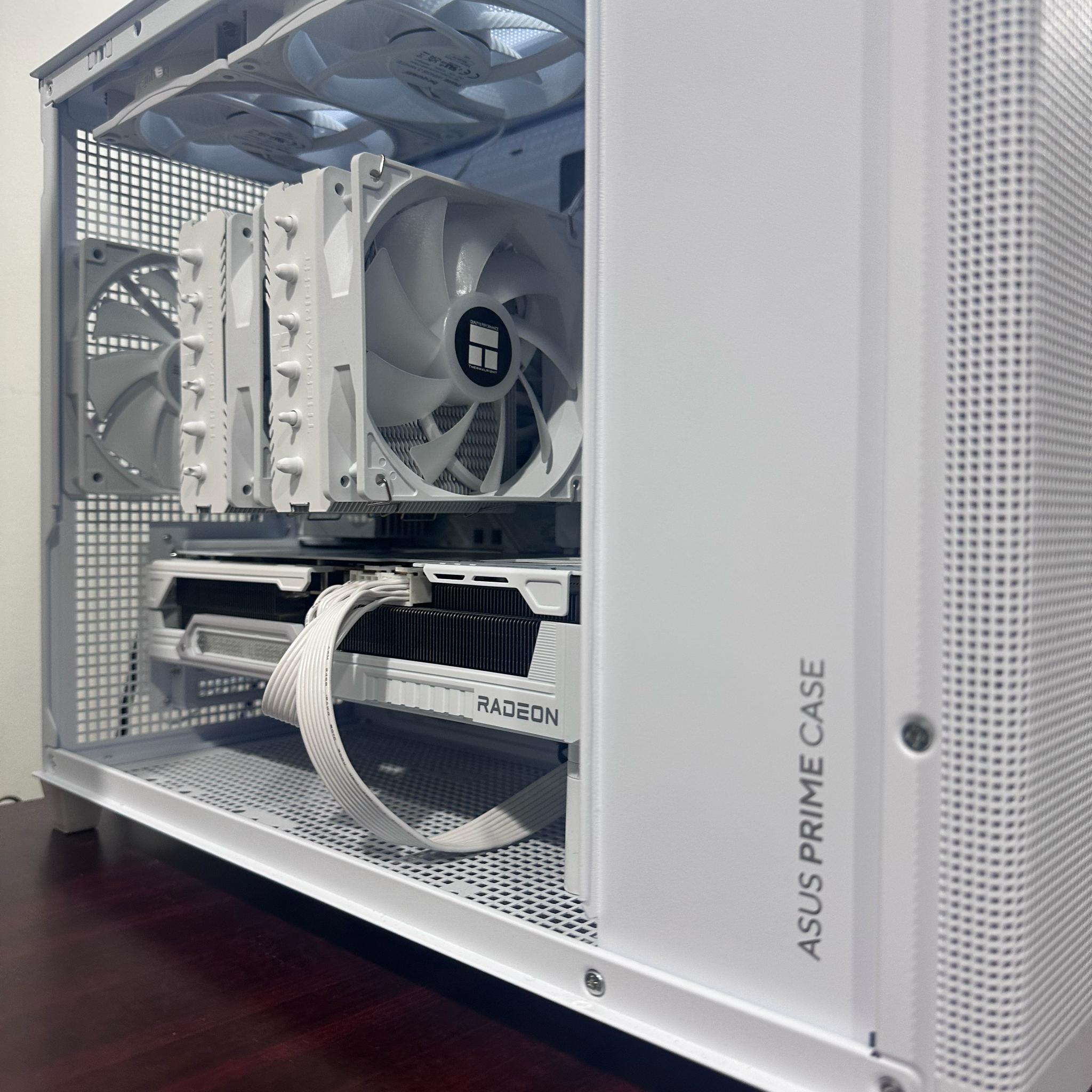High-end Latest Gaming PC! | Ryzen 7 7800X3D & Radeon RX 9070XT