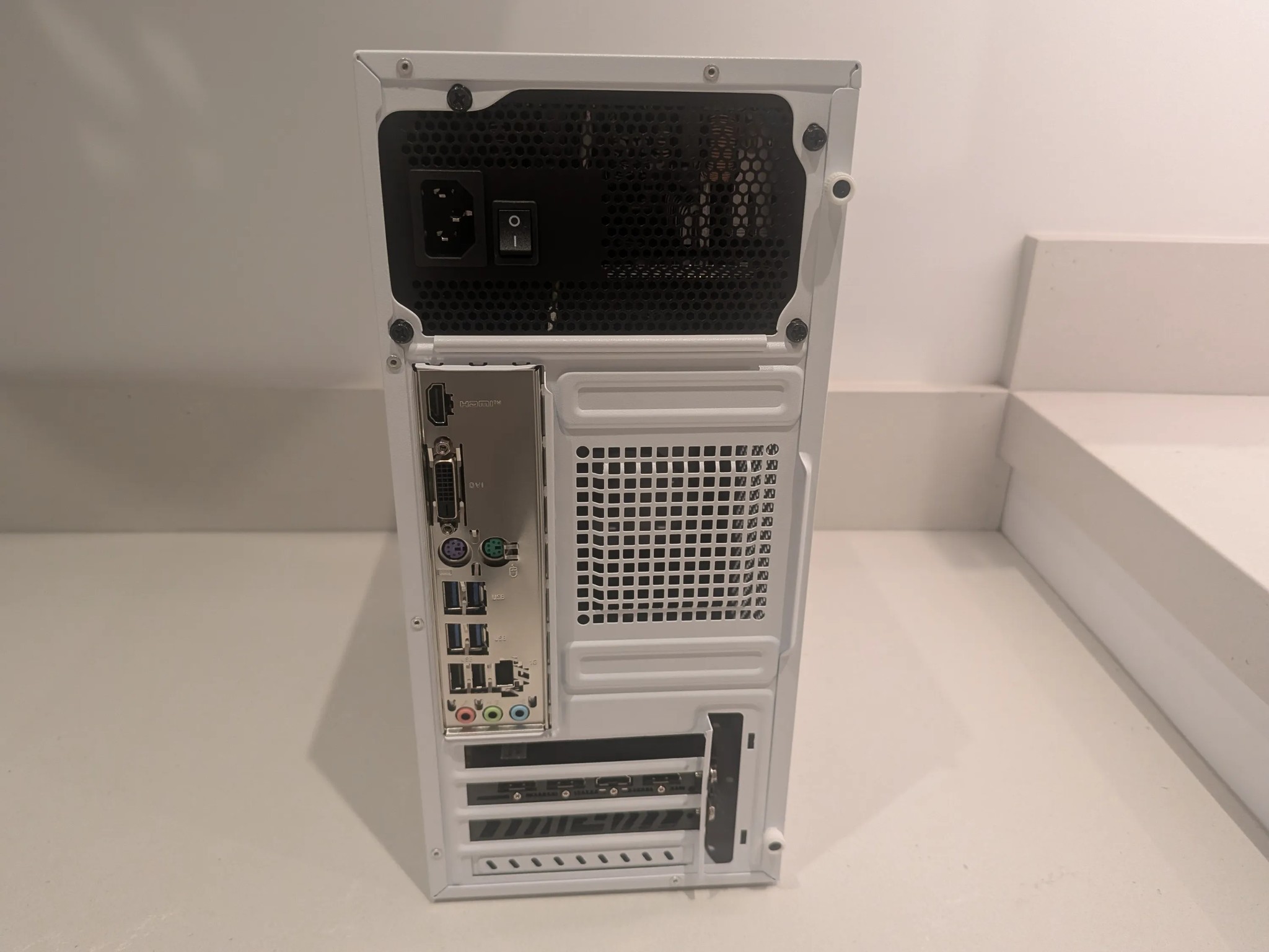 The Silksong - RX 7600, Ryzen 5 5600, 32 GB RAM, 1 TB NVME, RGB
