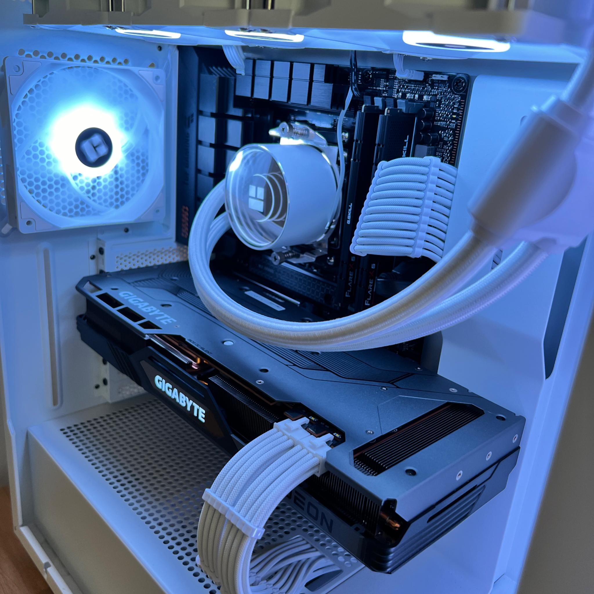 HIGH-END 🥶 | RX 7900 XTX | Ryzen 5 7600x3d | 32gb DDR5 6000mhz | 1tb m.2 Gen4 | Gaming PC