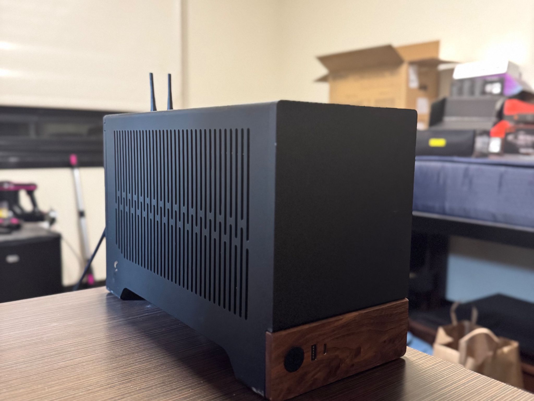 Fractal Terra | Ryzen 7 7700X | RX 6800 XT | 32GB DDR5 (6000 MT/s) | 512GB SSD | 850W Gold SFX PSU