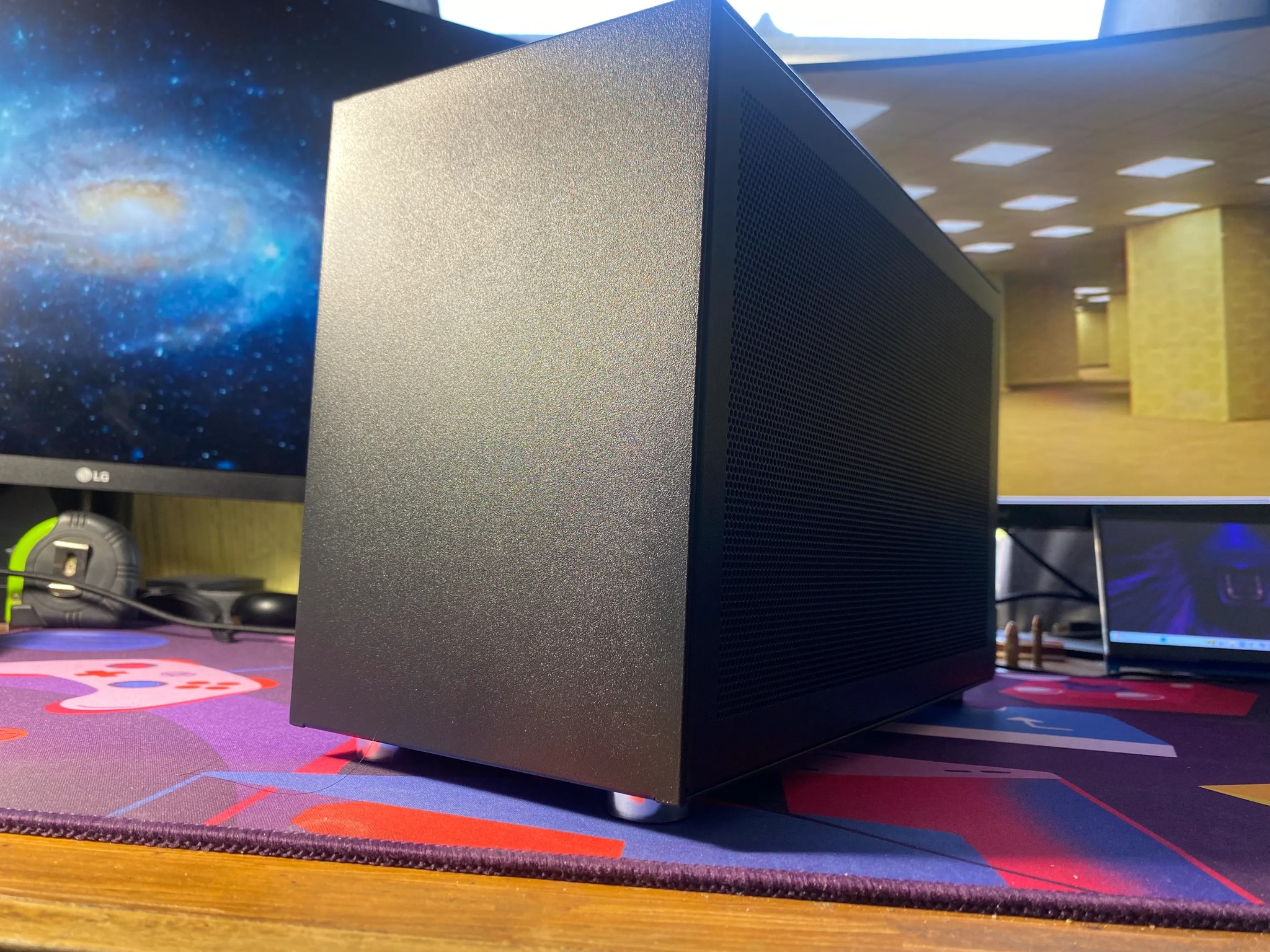 Mobile PC - RX 6800 XT | Ryzen 7 5700X3D | 1TB M.2 SSD | 32GB DDR4 | 850W Gold PSU