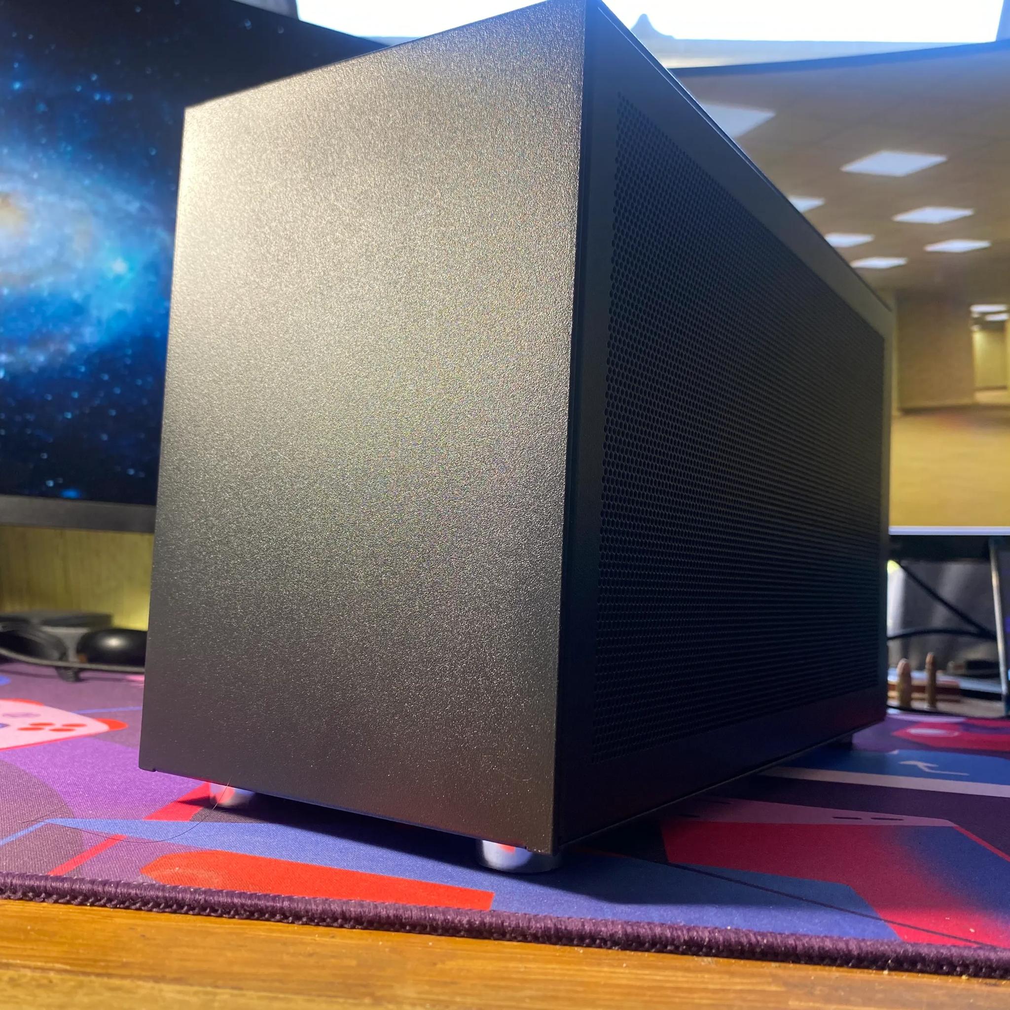 Mobile PC - RX 6800 XT | Ryzen 7 5700X3D | 1TB M.2 SSD | 32GB DDR4 | 850W Gold PSU