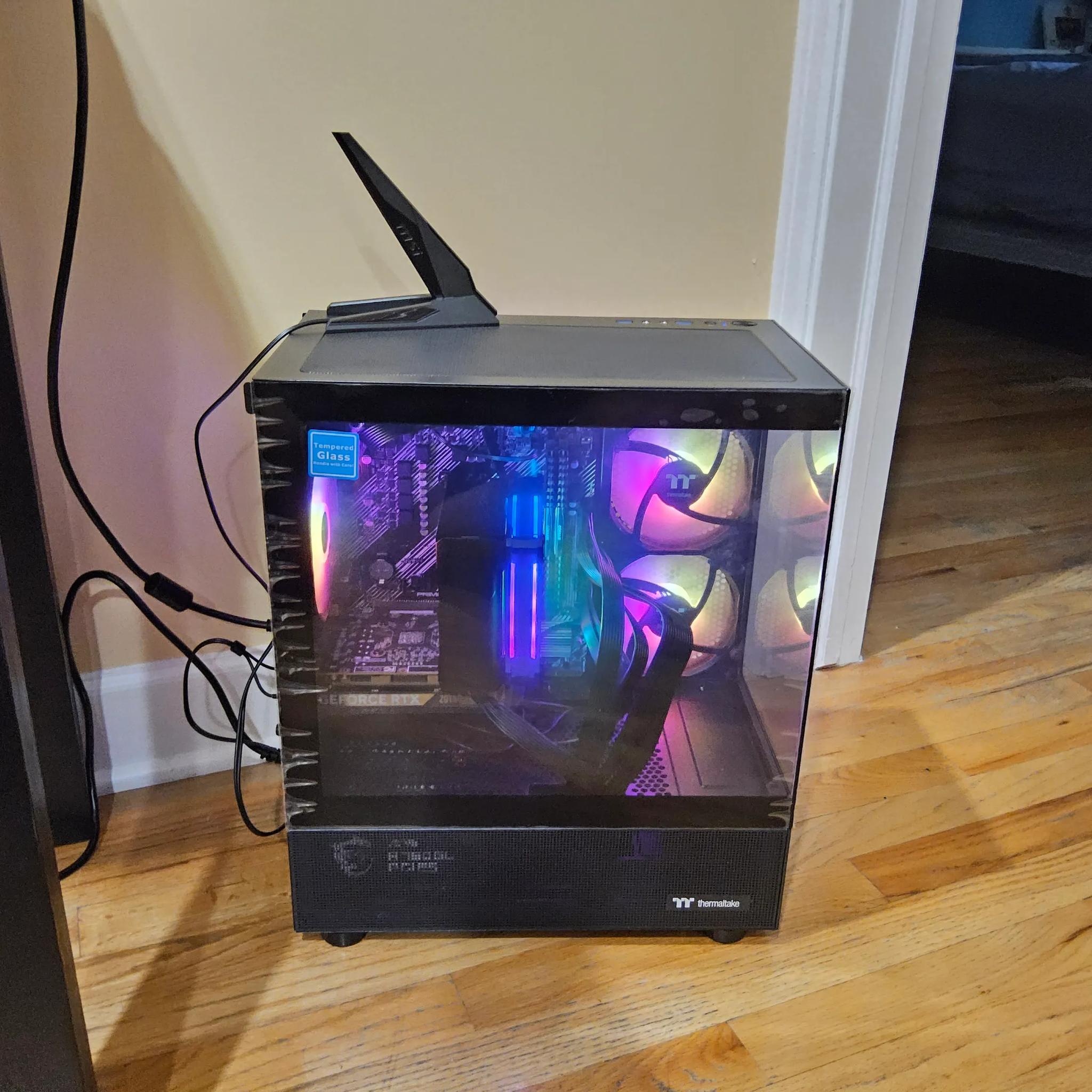 RTX 5060 / ryzen 7 5800xt / 32GB DDR4 / 1TB SSD / Windows 11 pro /  Wifi 7