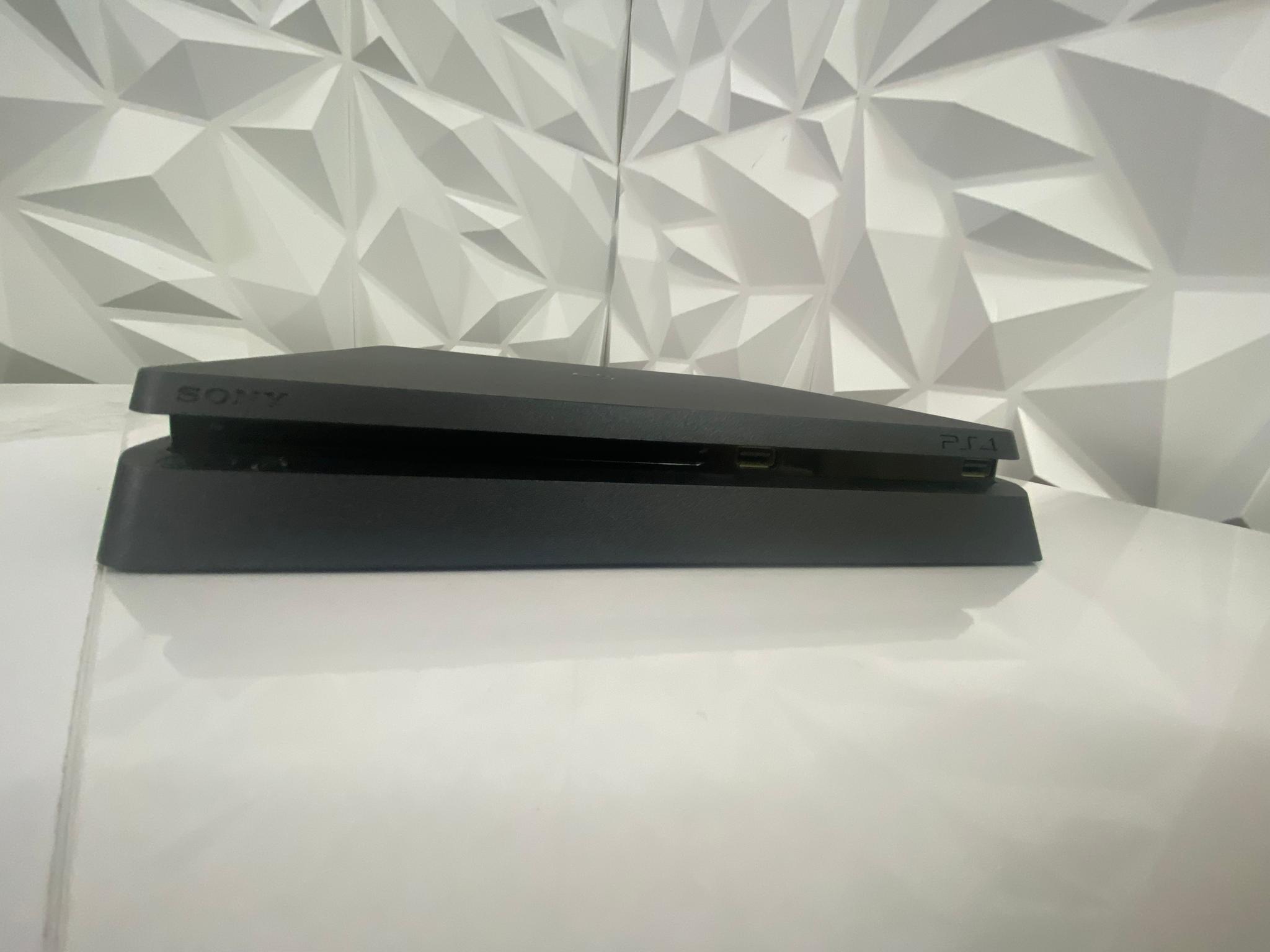 PS4 Slim 1TB with 2 Controllers and 2 Free Games ( Fifa 20 + The Crew 2 ) Good Condition