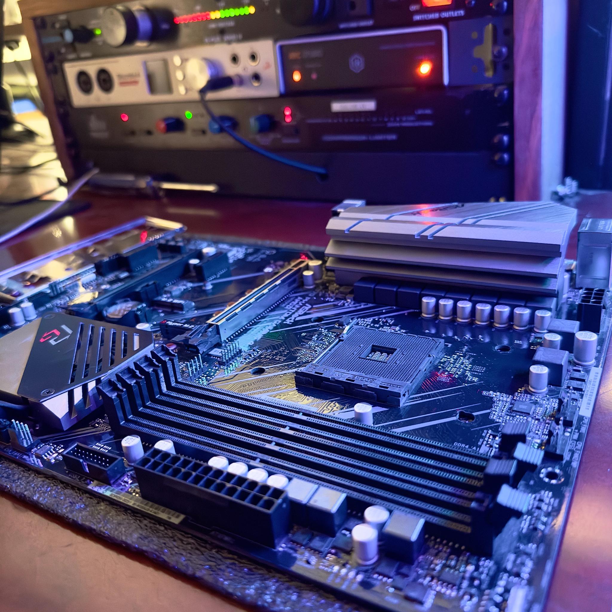 ASRock X570 Phantom Gaming 4 ATX AM4 Motherboard
