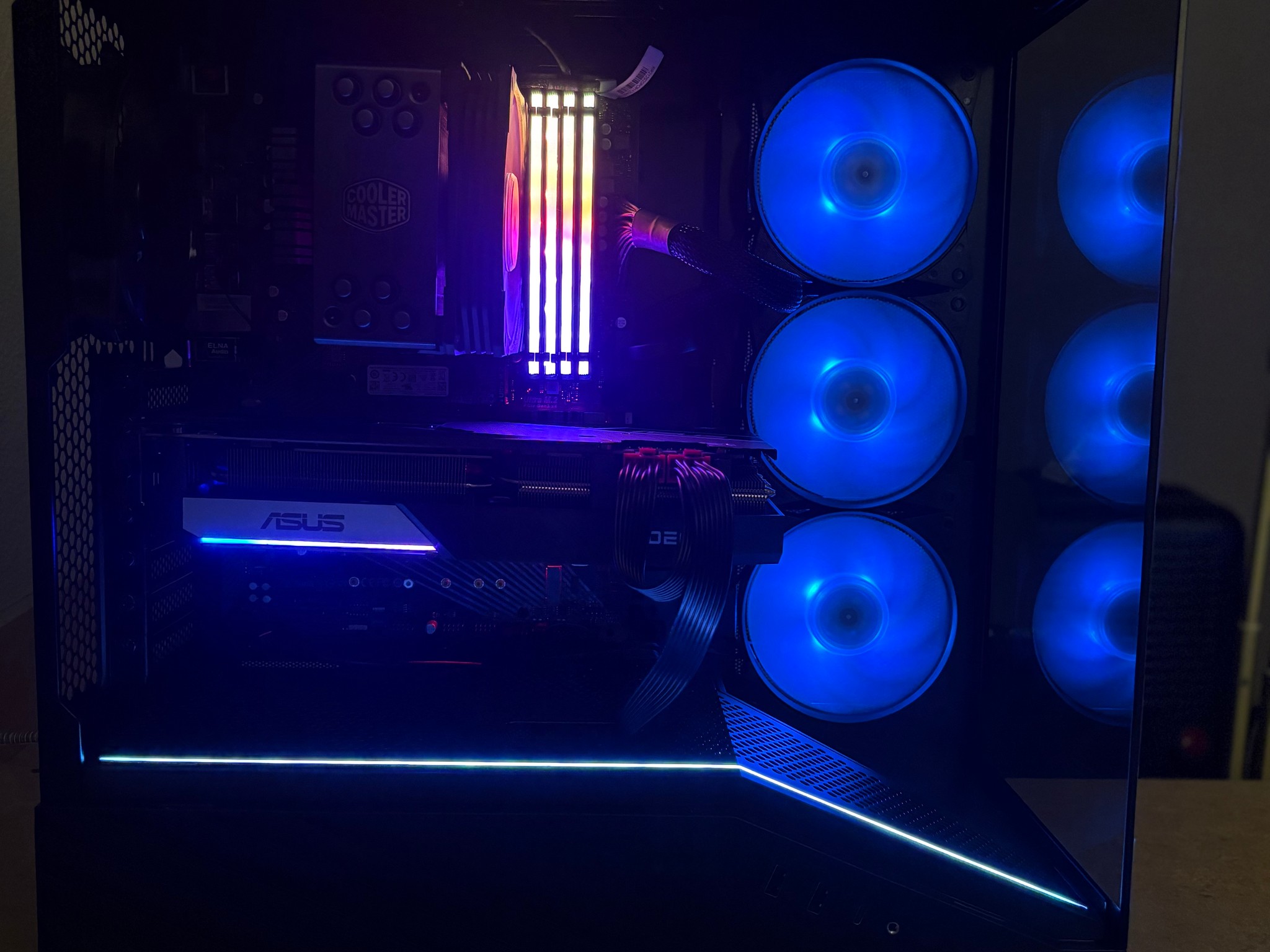 R7 5800X / RX 6750 XT / 32GB RAM / 512GB M.2 SSD