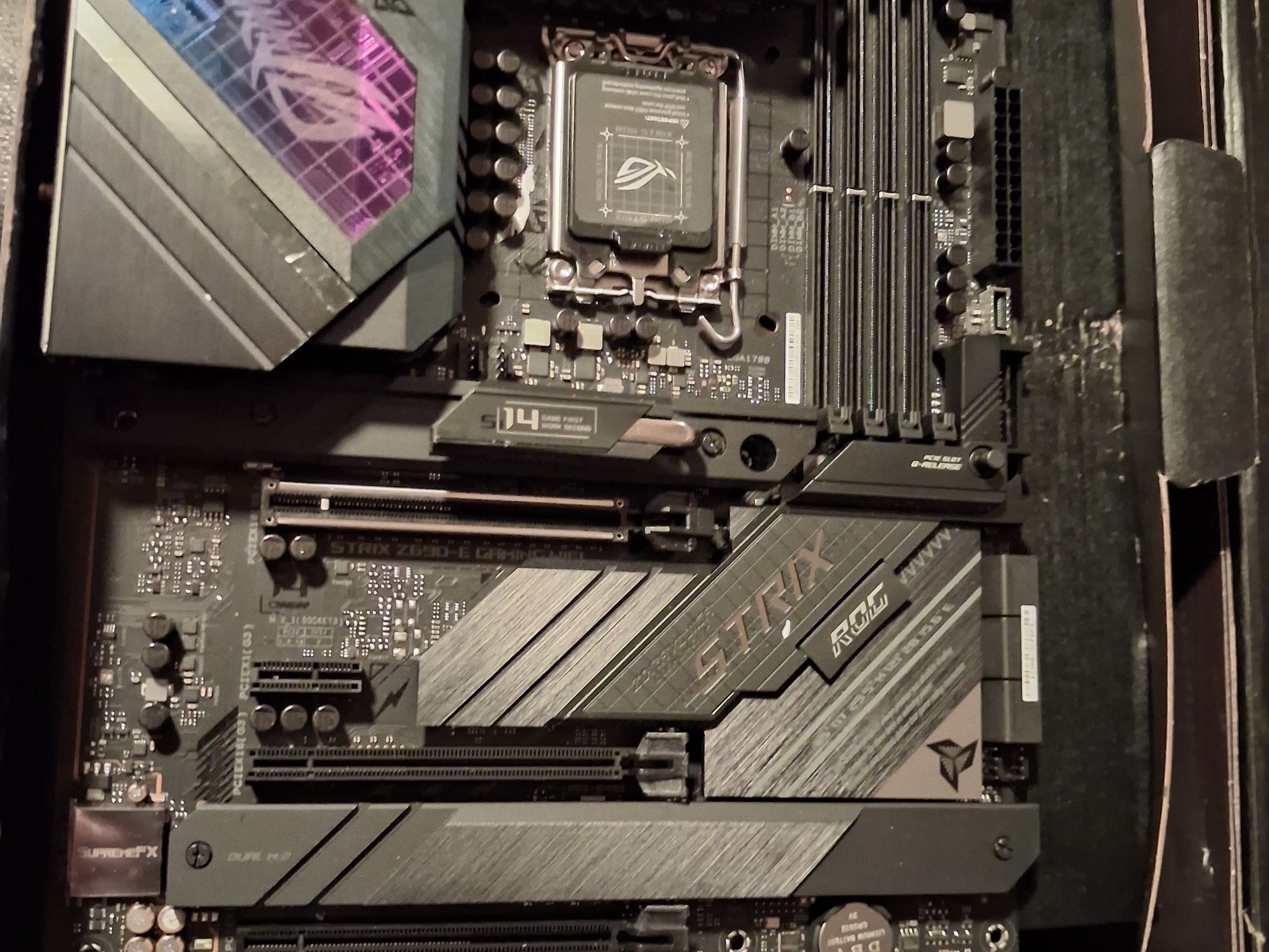 ROG Strix z690-E