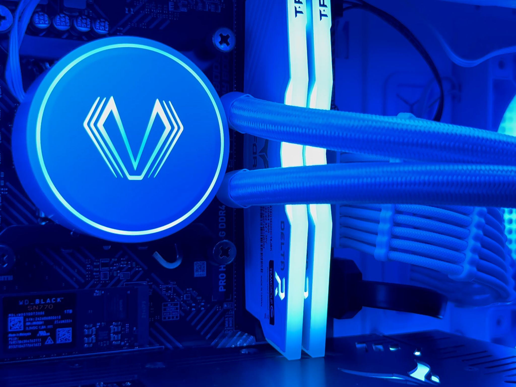 🌌 Celestial 🌌 AMD RX 6600 XT / Intel Core i5-12500  / 1TB NVME / 32GB Ram / 360 AIO / W11 Pro