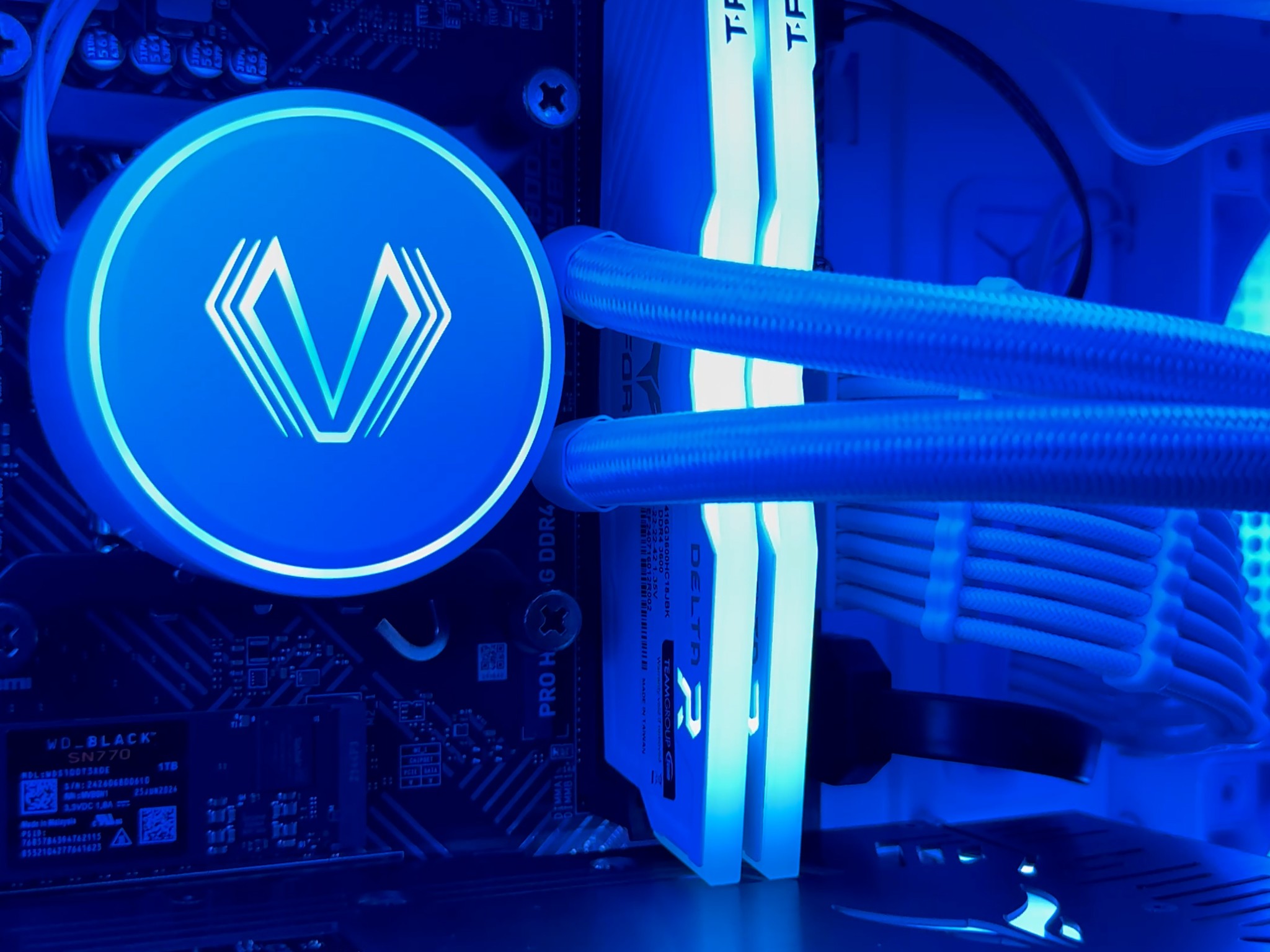 🌌 Celestial 🌌 AMD RX 6600 XT / Intel Core i5-12500  / 1TB NVME / 32GB Ram / 360 AIO / W11 Pro