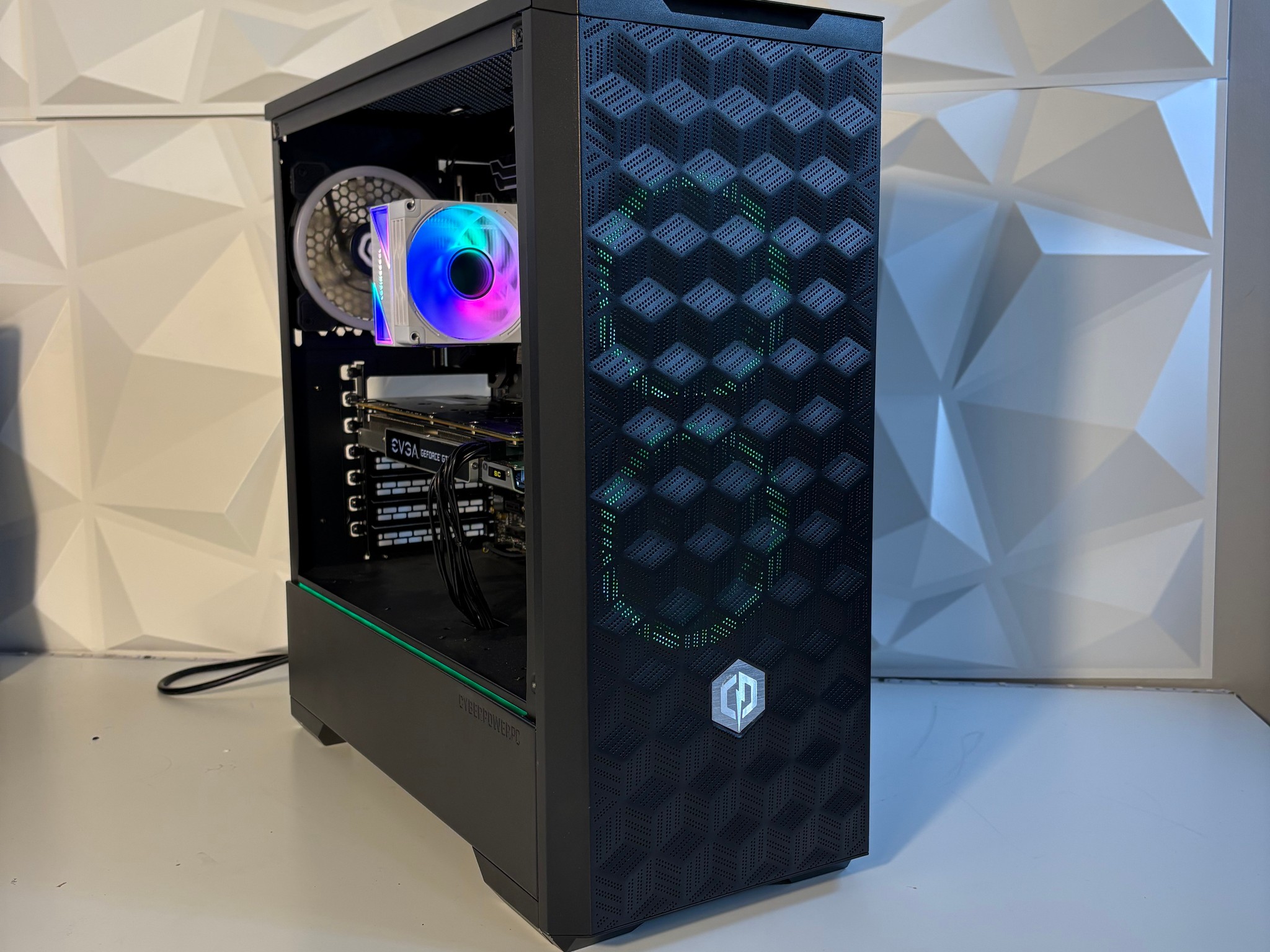 //RGB Gaming PC//  - GTX 1070 8GB, i7 7700K, 512GB, 16GB DDR4