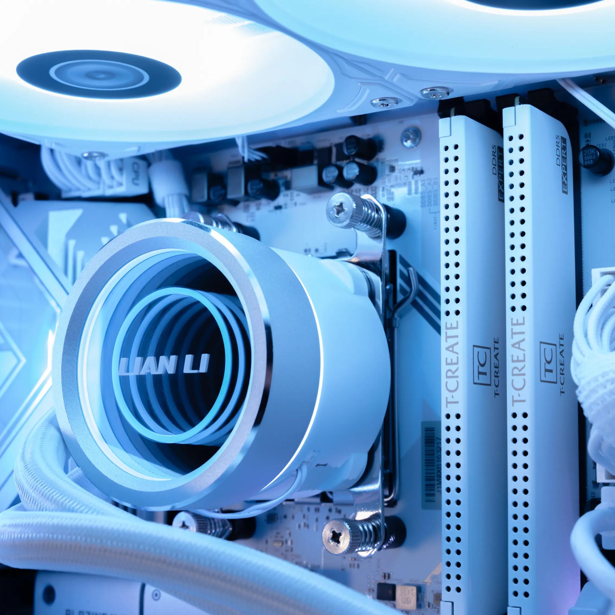 ✴ White Blade ✴ RX 9070XT / AMD R5 9600X / 1TB NVME / 32GB DDR5 RAM / 240 AIO / Windows 11 Pro