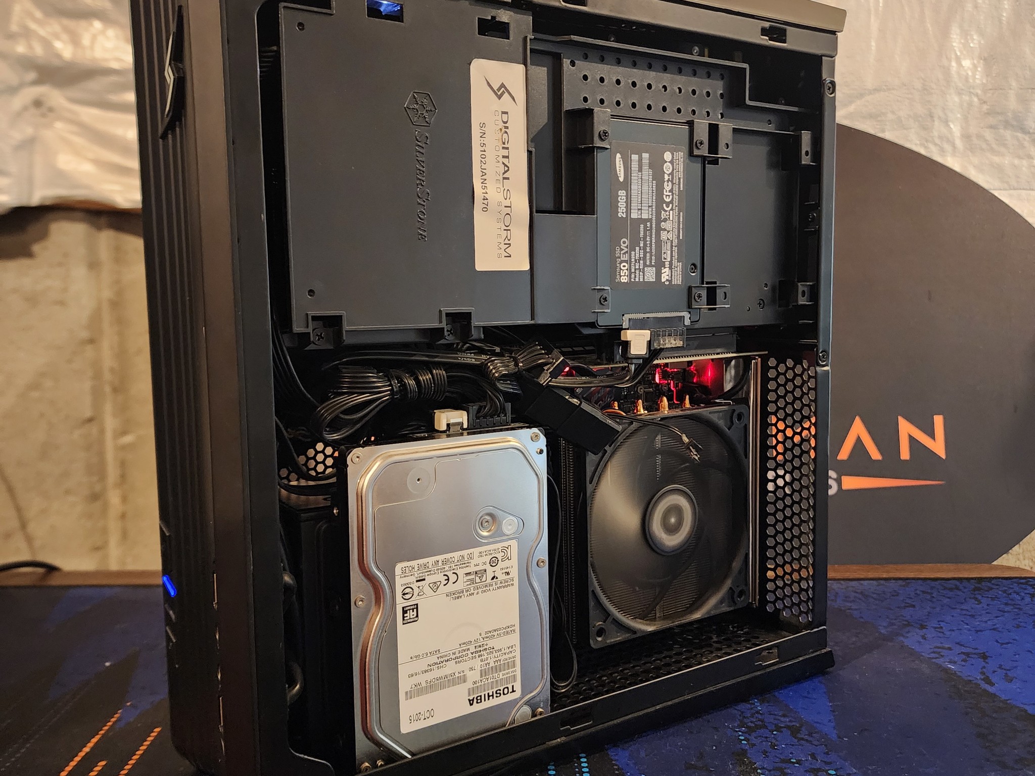 Nvidia GTX 980 Ti / i7-6700K / 16GB DDR4 RAM - Mini Gaming PC