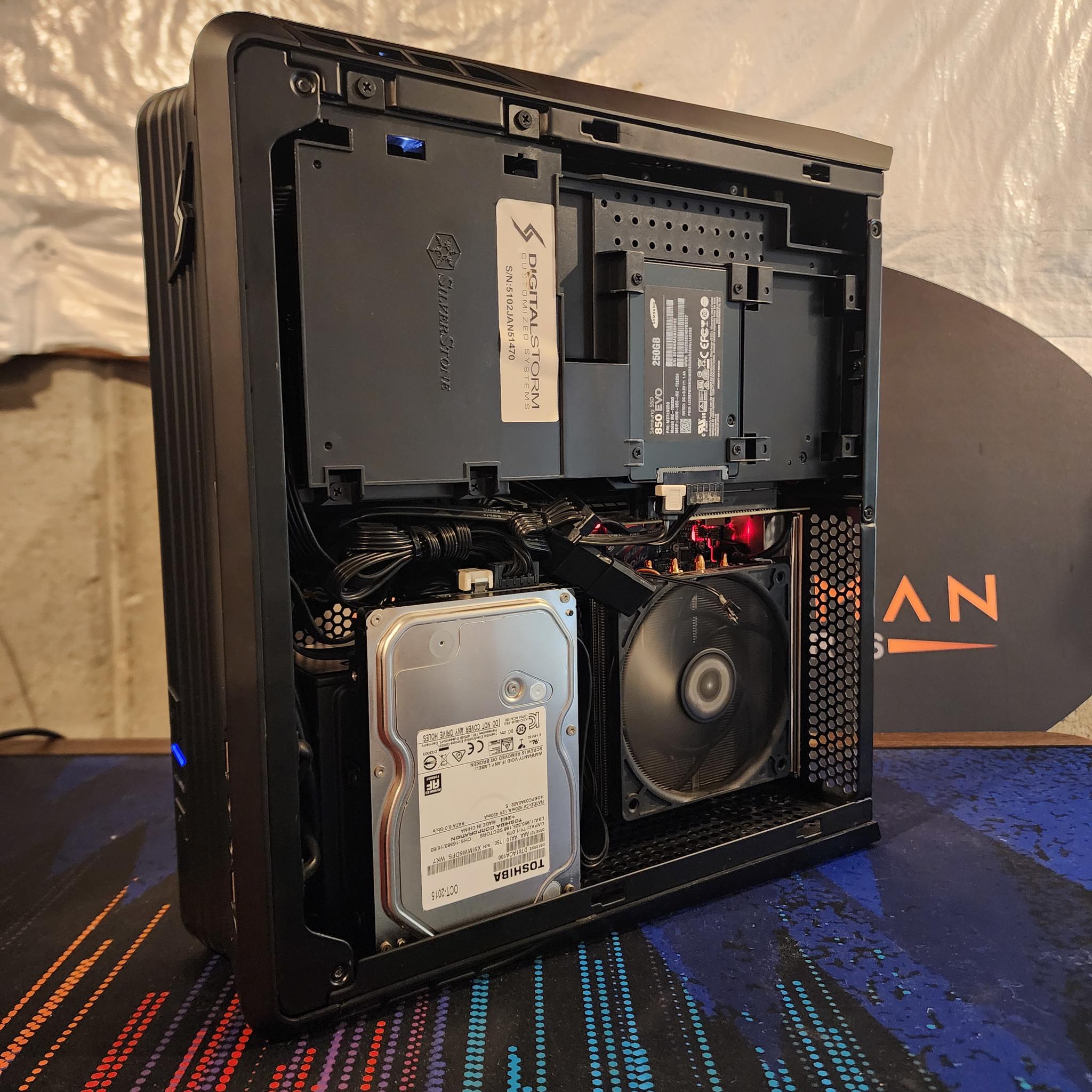 Nvidia GTX 980 Ti / i7-6700K / 16GB DDR4 RAM - Mini Gaming PC