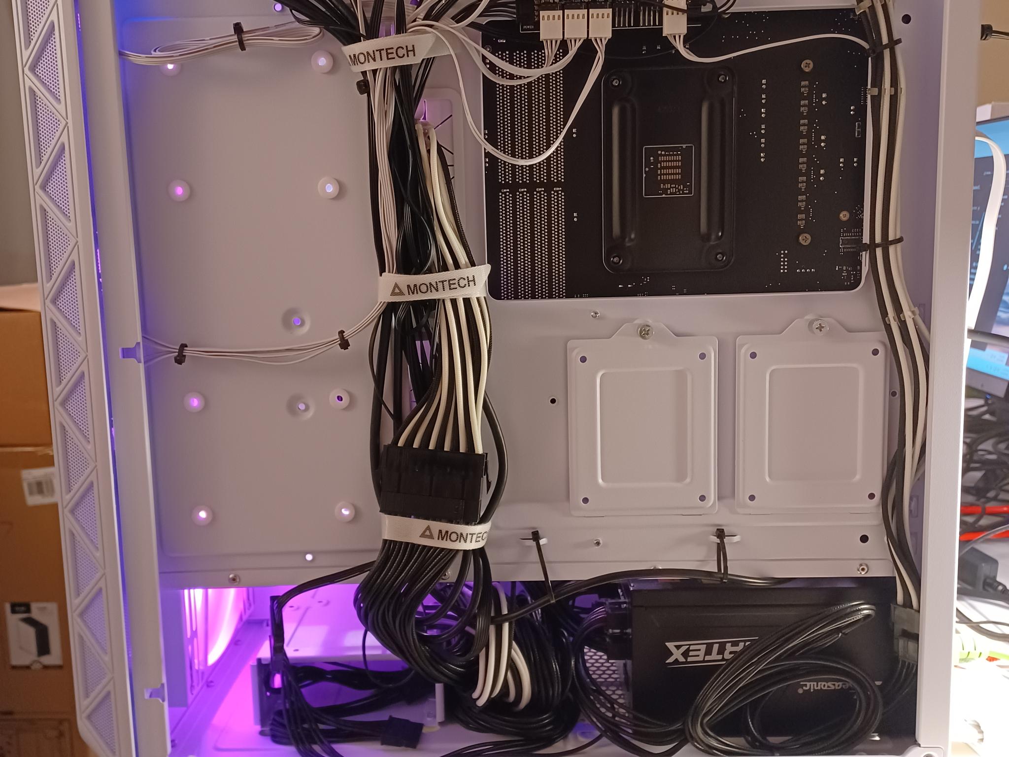 RX 7900 XT + Ryzen 7 5700X3D + 32GB DDR4 | 4K Gaming Mid-Tower