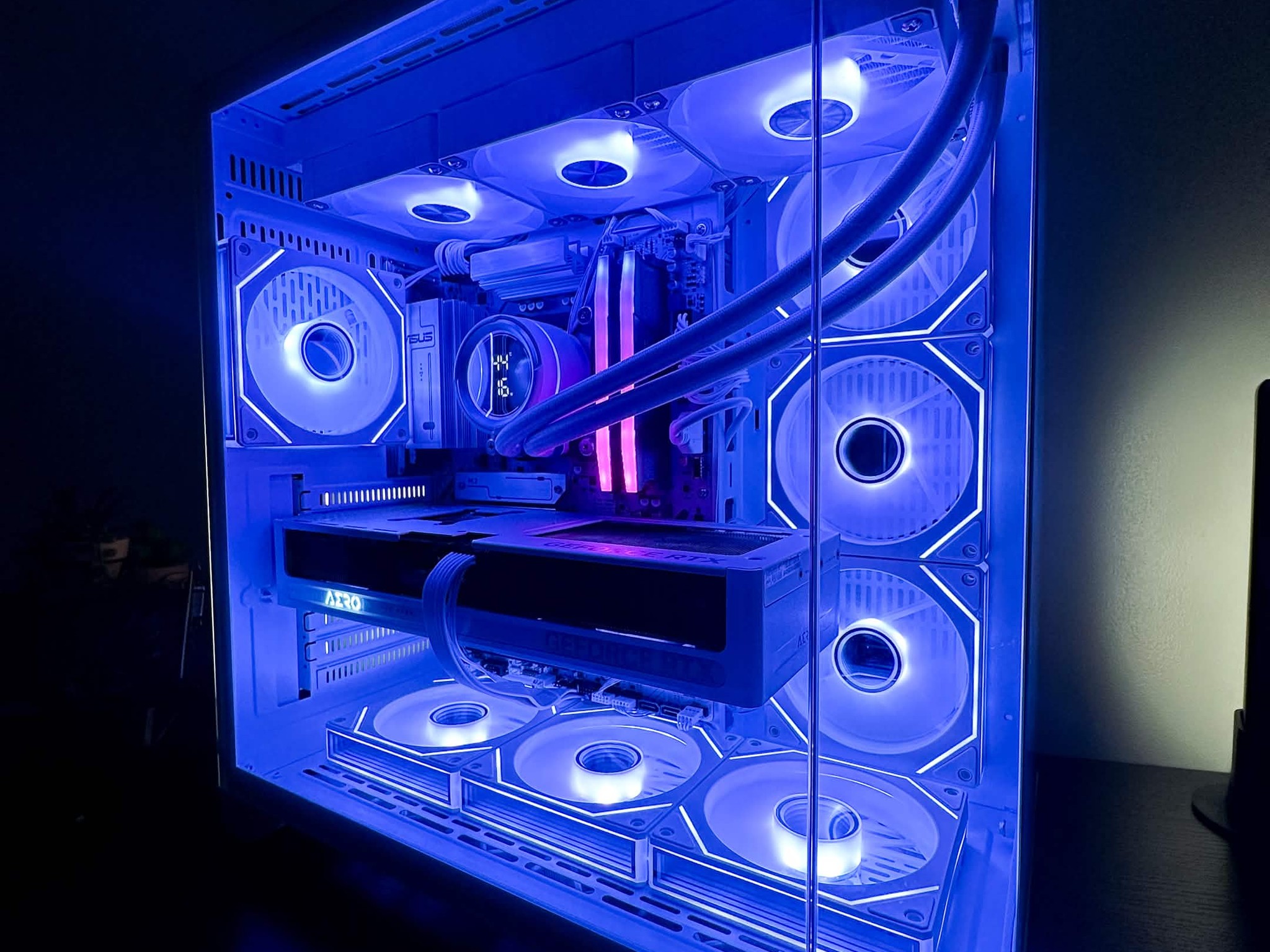 Aesthetic New Whiteout Gaming Pc 7800X3D | RTX 5070 | 32 GB DDR5