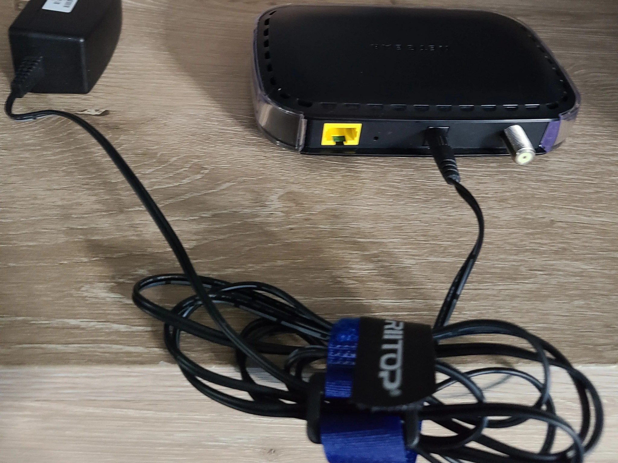 Netgear CM400 High Speed Cable Modem DOCSIS 3.0 (CM400-100NAS) 340 Mbps