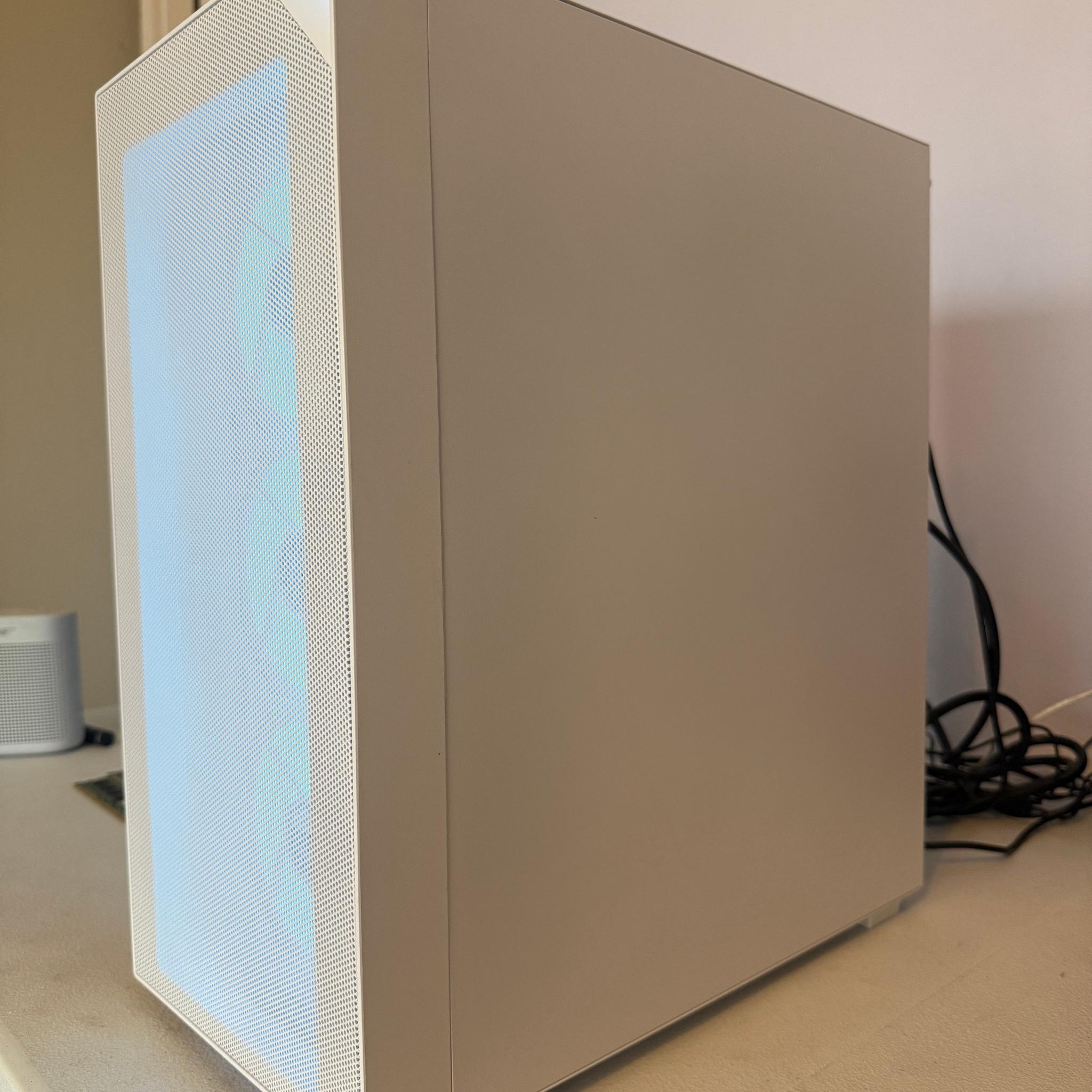 Gaming PC: Ryzen 5 3600XT, 16GB RAM DDR4, 512GB NVME SSD GEN 3, 1660Ti Super