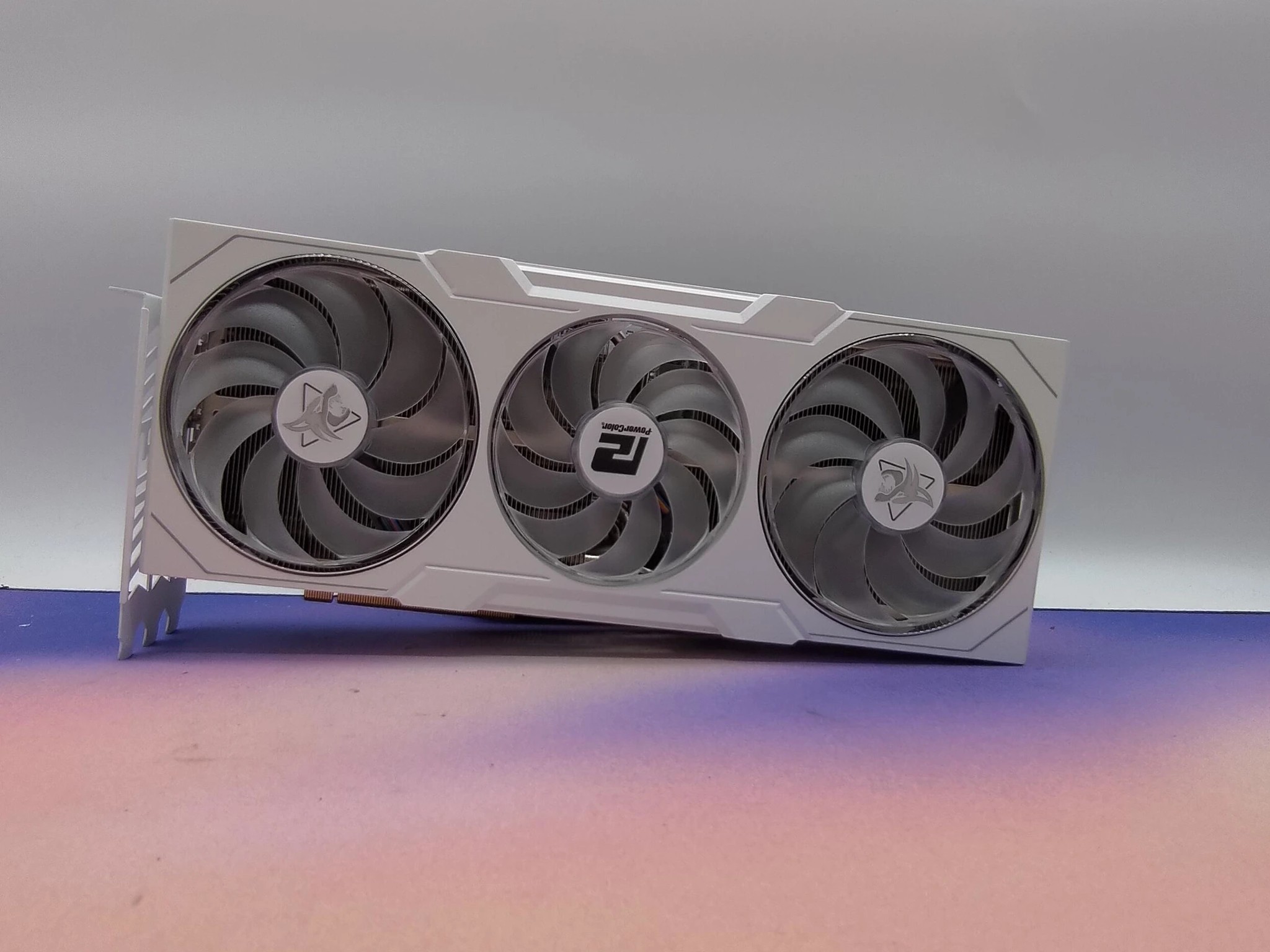 PowerColor Hellhound Spectral White RX 7900 XT