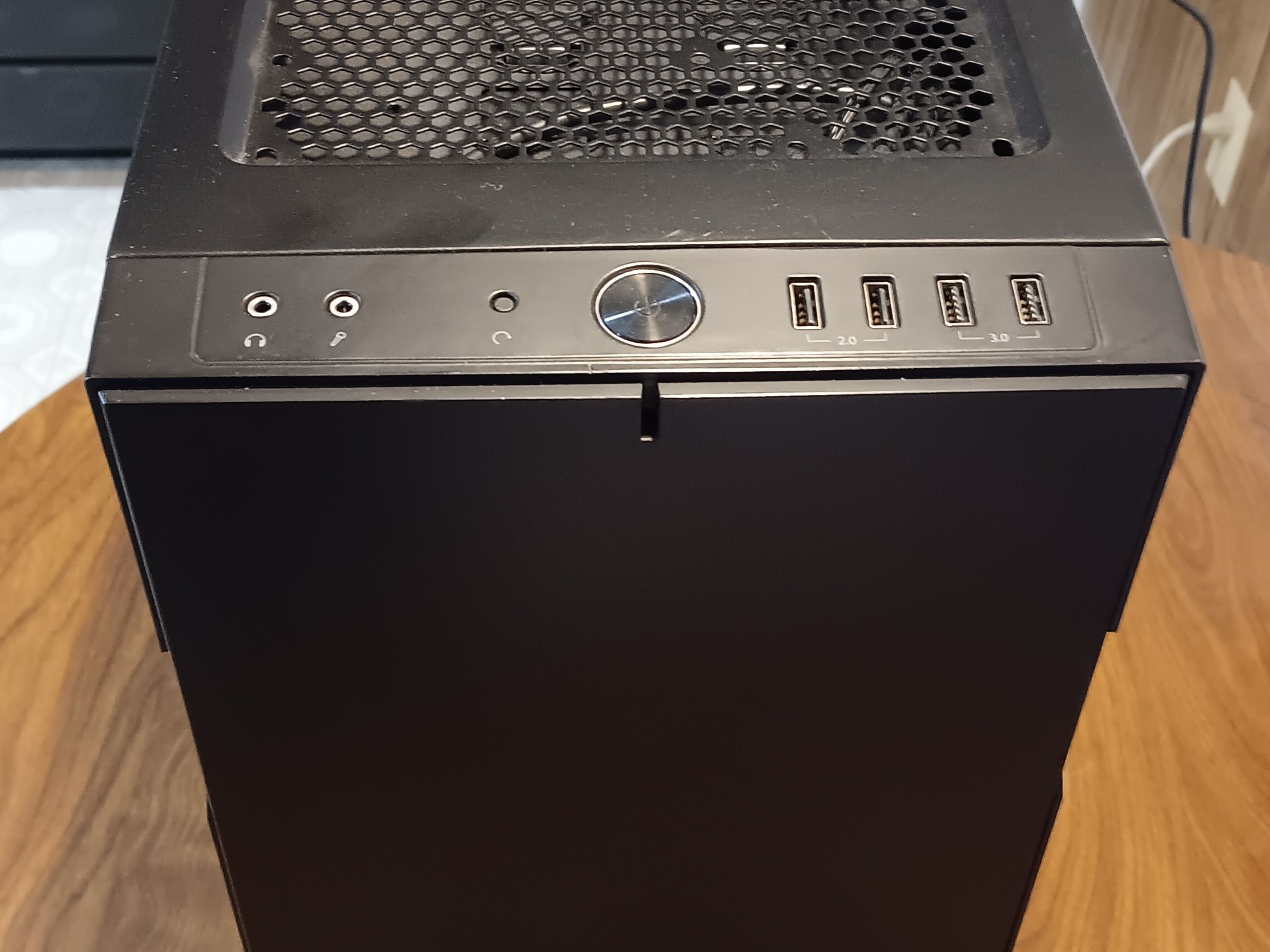 Fractal Design Define R5, ATX Asus X99-A II, i7-6950X 10C/20T 3.00GHz, 64GB DDR4, 2- Titan Xs, 3.5TB