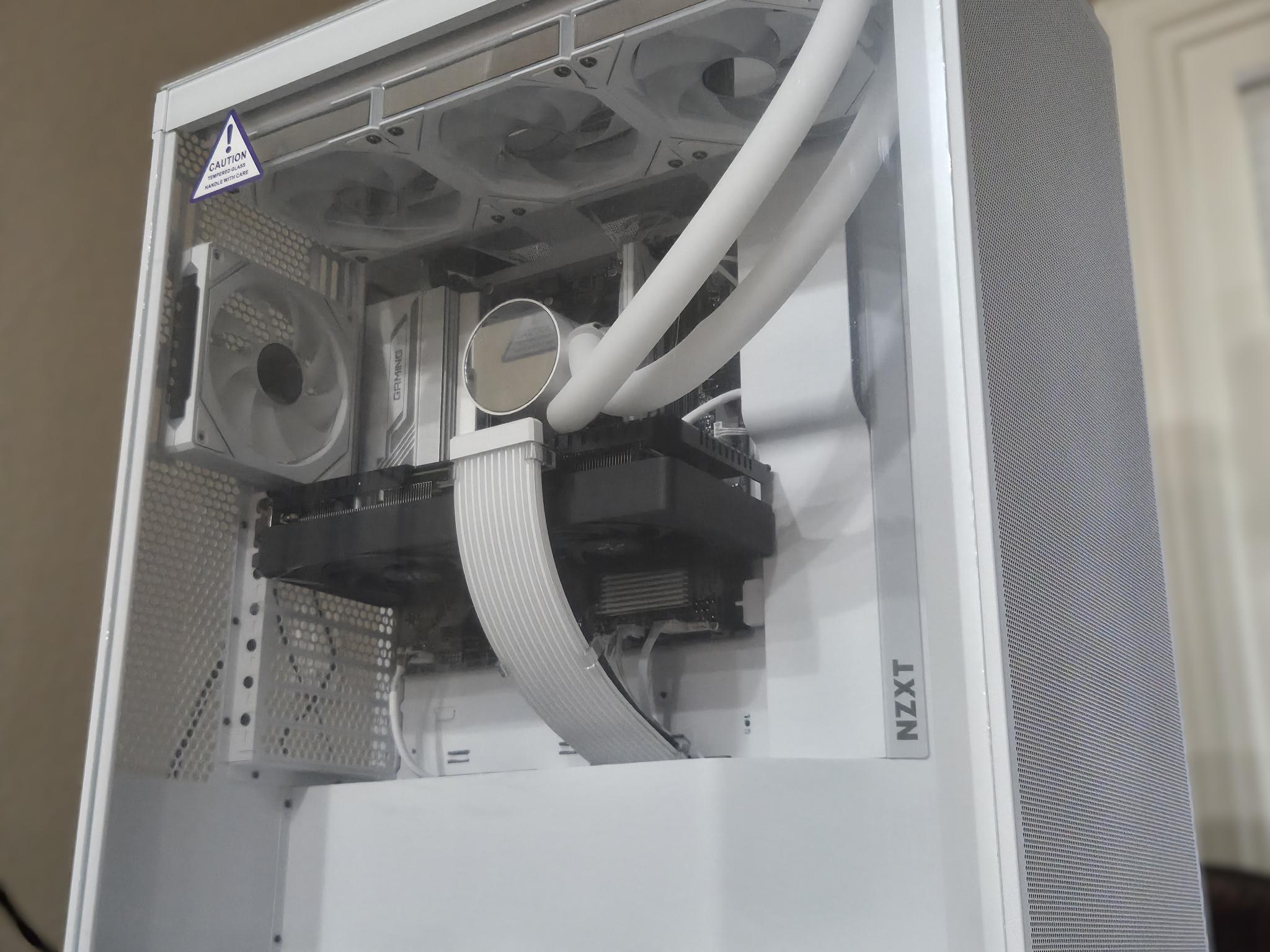 Glacier! 🧊|RTX 3070|Ryzen 7 8700F|DDR5|1TB Gen4 NVMe