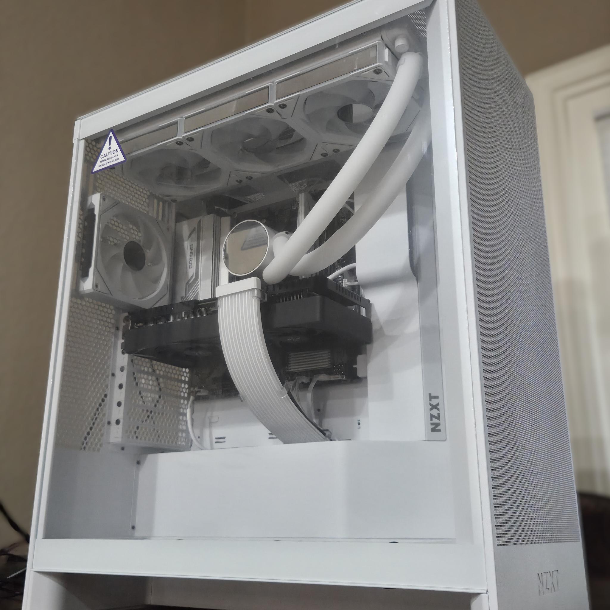 Glacier! 🧊|RTX 3070|Ryzen 7 8700F|DDR5|1TB Gen4 NVMe