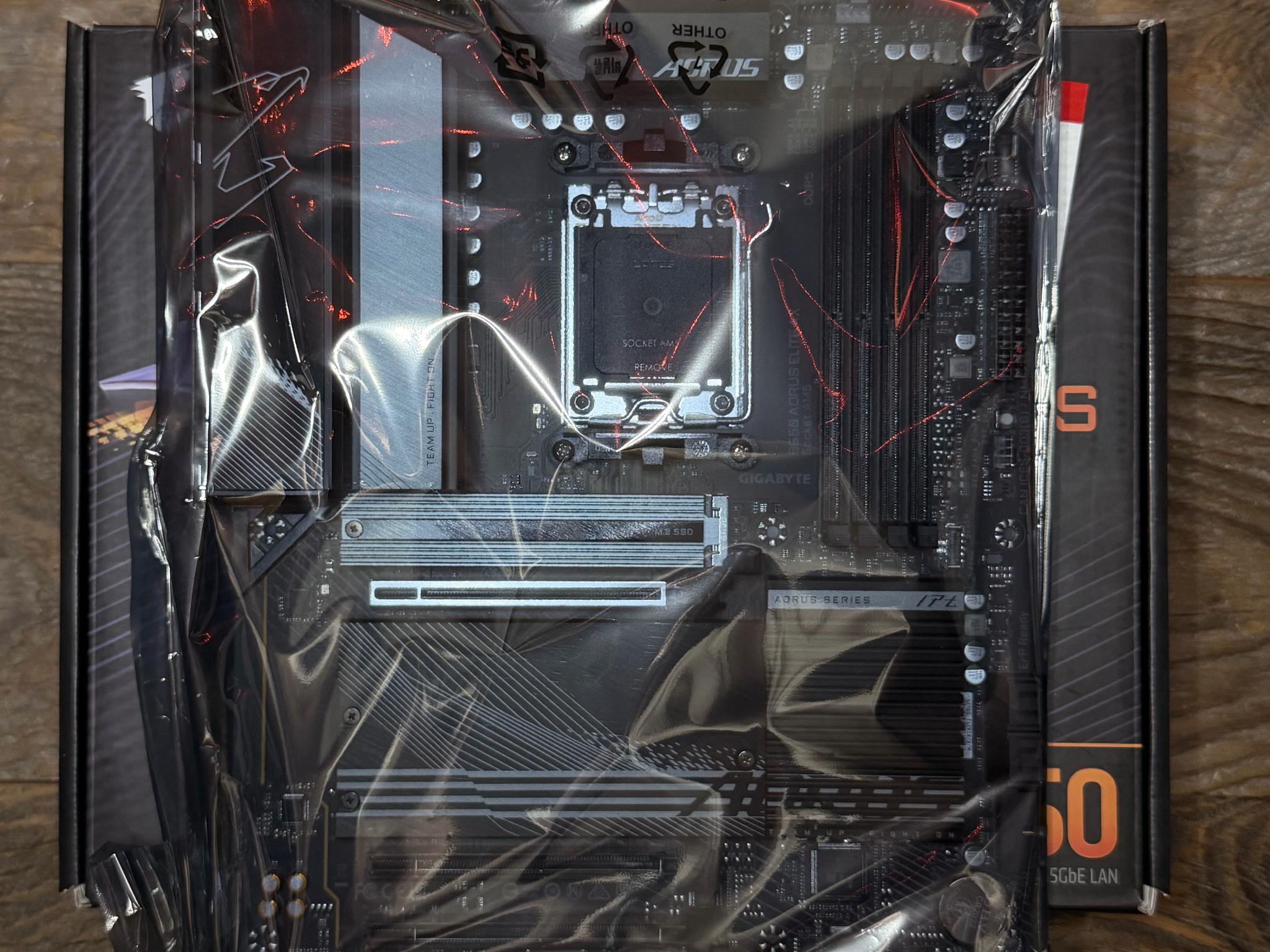 GIGABYTE B650 AORUS ELITE AX - Image 2