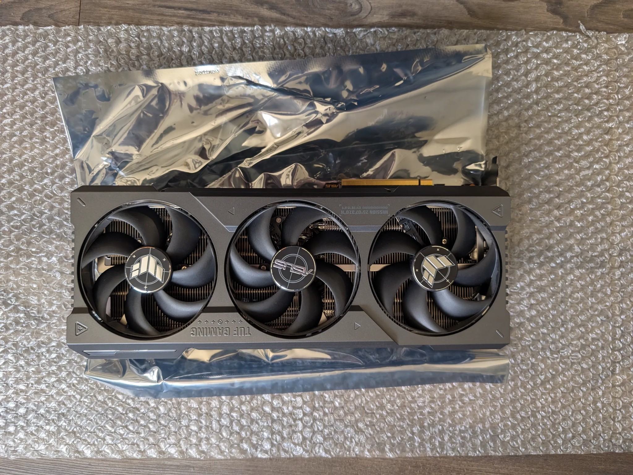 ASUS GeForce RTX 4090 TUF Gaming Overclocked Triple-Fan 24GB GDDR6X PCle 4.0 Graphics Card