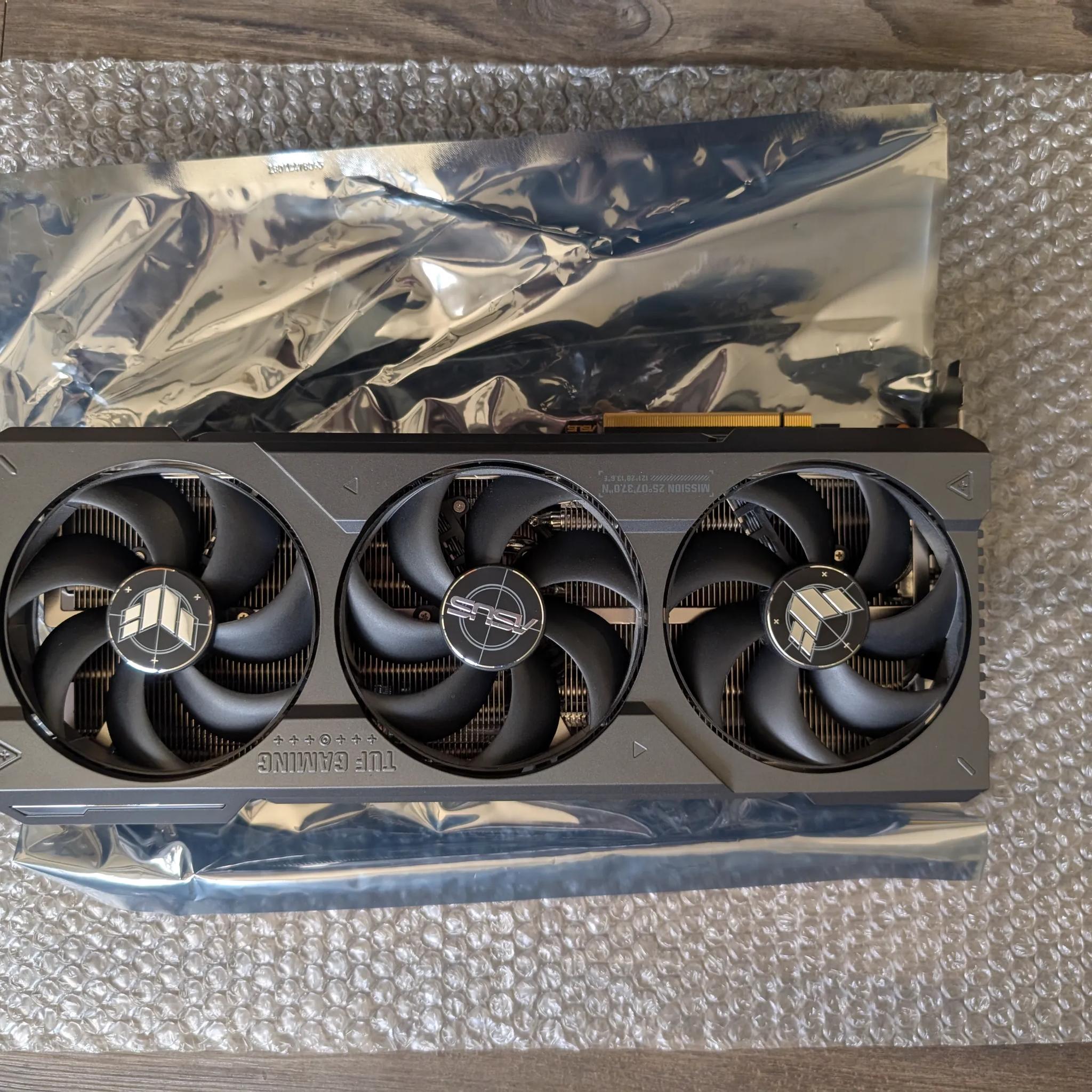 ASUS GeForce RTX 4090 TUF Gaming Overclocked Triple-Fan 24GB GDDR6X PCle 4.0 Graphics Card