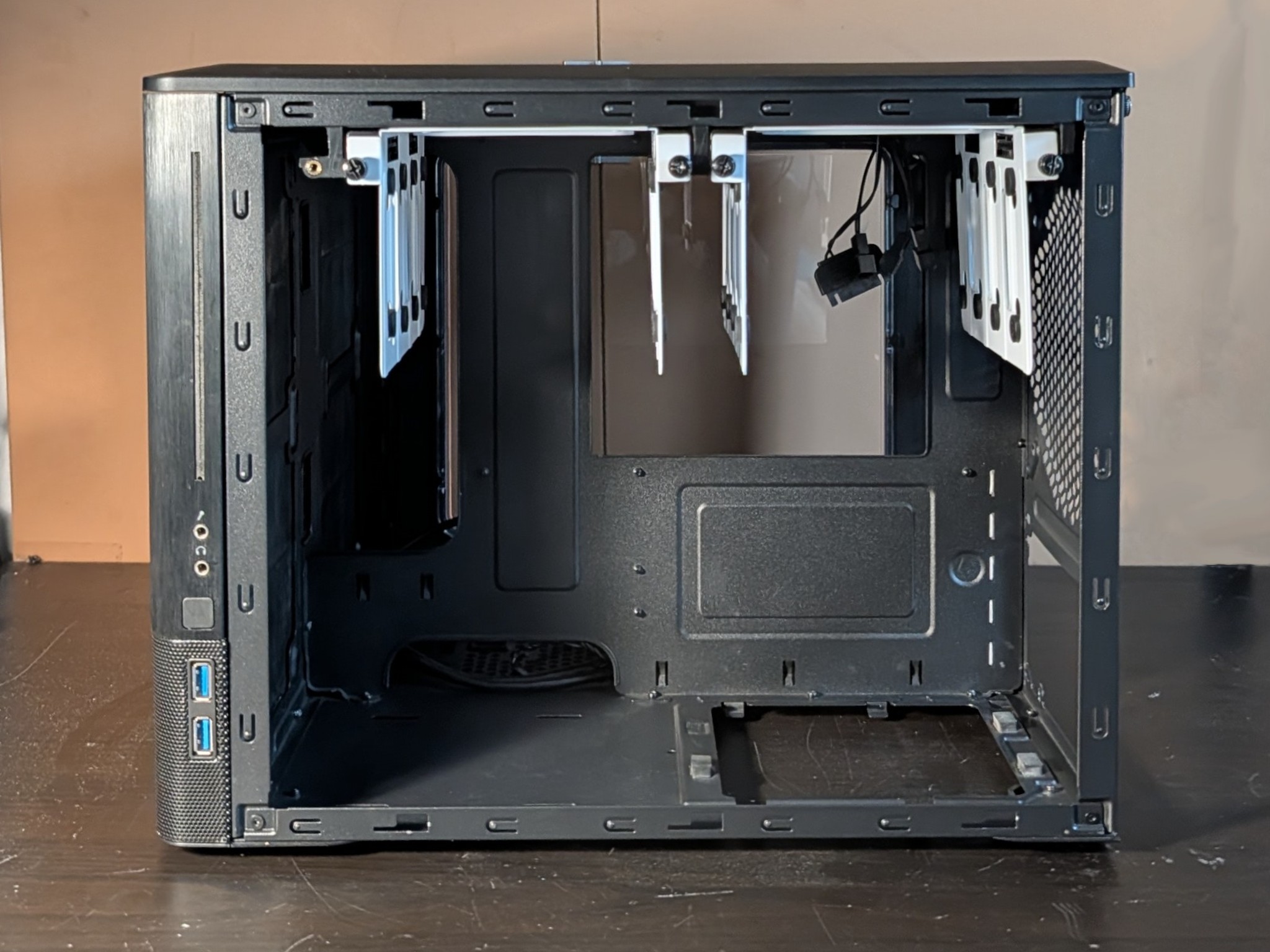 Fractal Design Node 804 Black Aluminum Micro ATX Cube Computer Case 8 Drives