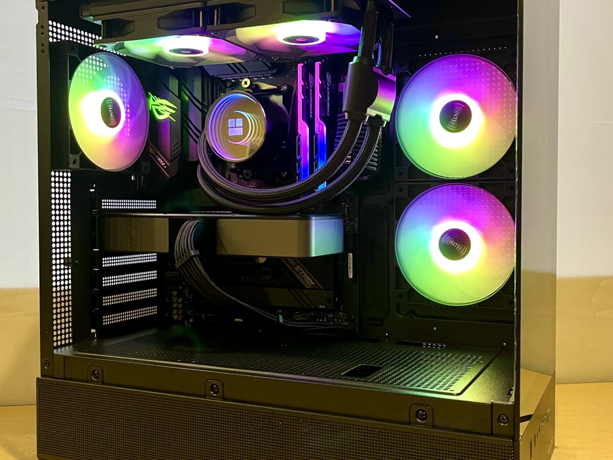 Vivid | RTX 3070, Ryzen 5, 32GB RAM, 1 TB Gaming PC