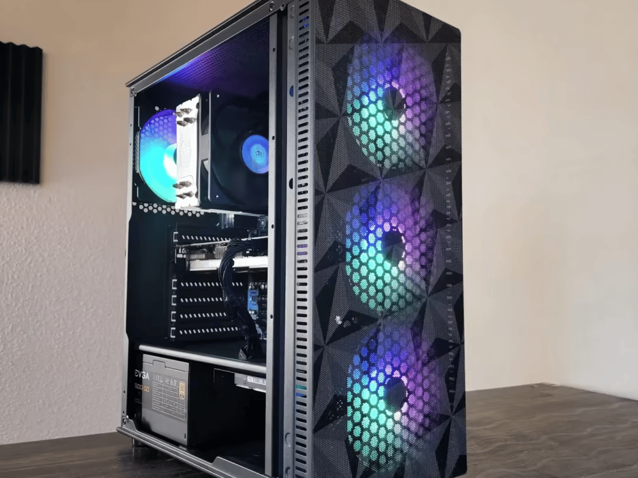 Intel Core i7 7700K // Nvidia GeForce GTX 950 // OLOY 16GB 3000MHz 