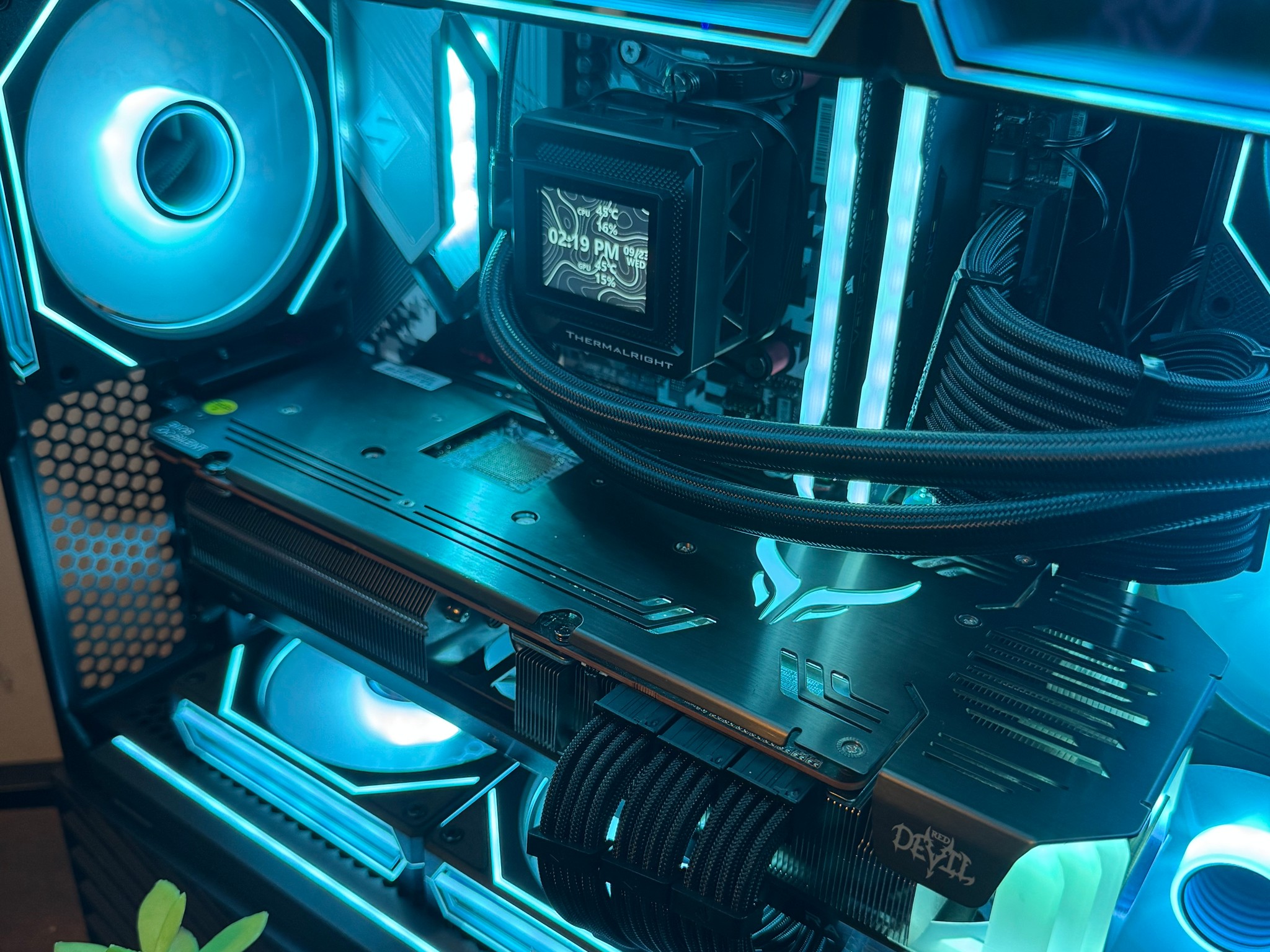 🚀High FPS Team Red 1440p/4K PC❤️ - Ryzen 5 5600X3D | RX 6900 XT 16GB | 32GB DDR4 | 1TB Gen4 M.2 SSD