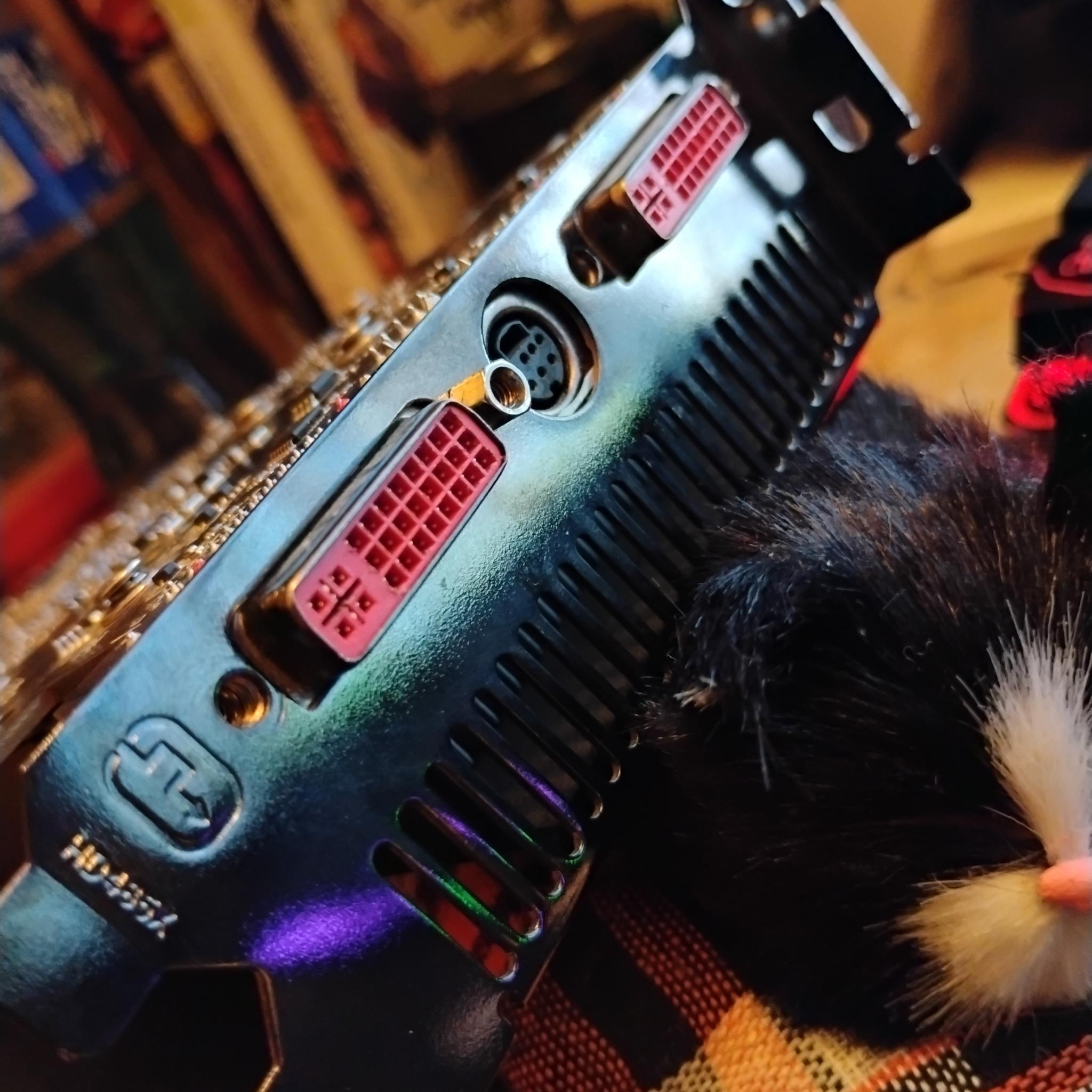 ATI Radeon XFX HD 4850 | DX10