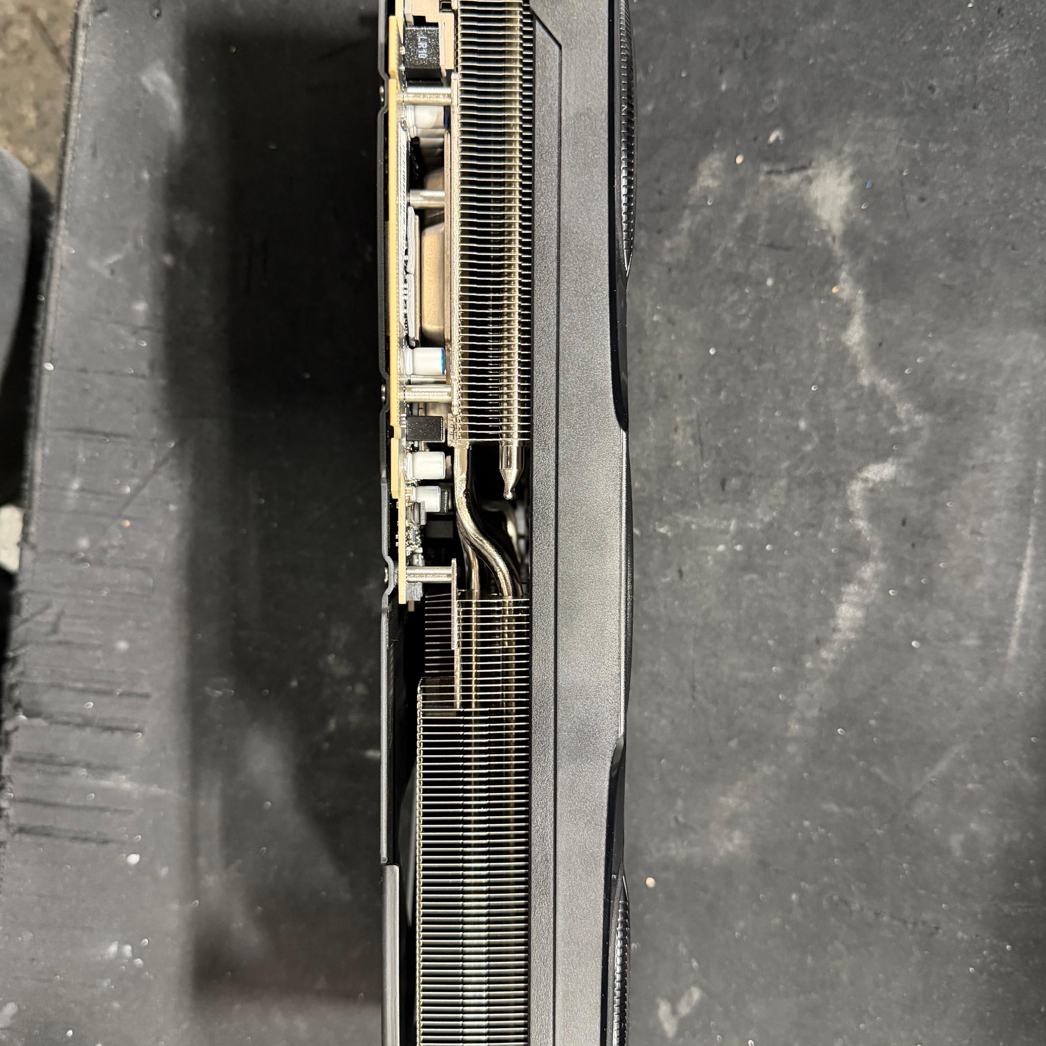 PNY GeForce RTX 5080 Triple Fan